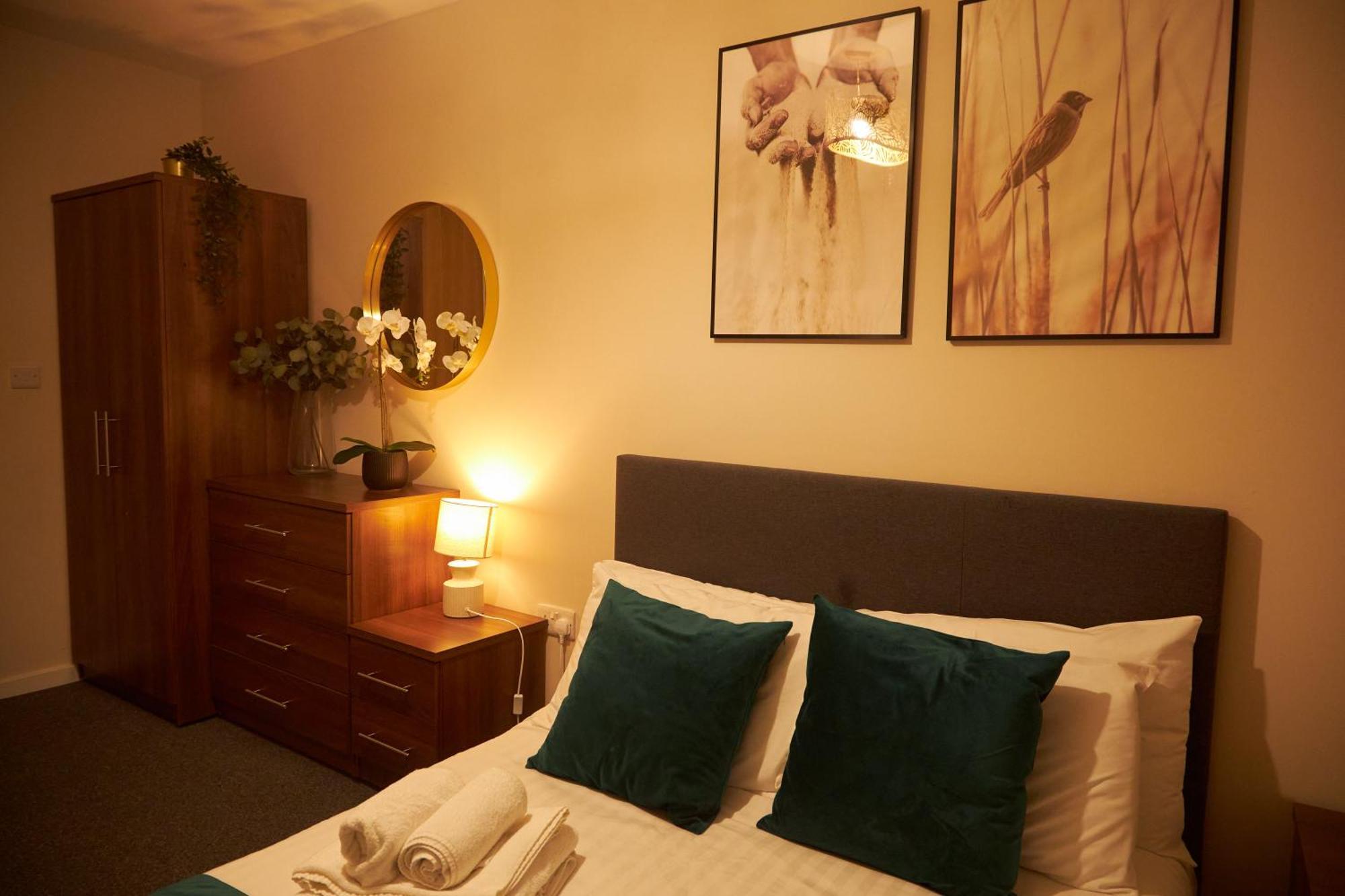 Deluxe And Cozy Two Bedroom With 1 Bathroom And Open Balcony Apartment