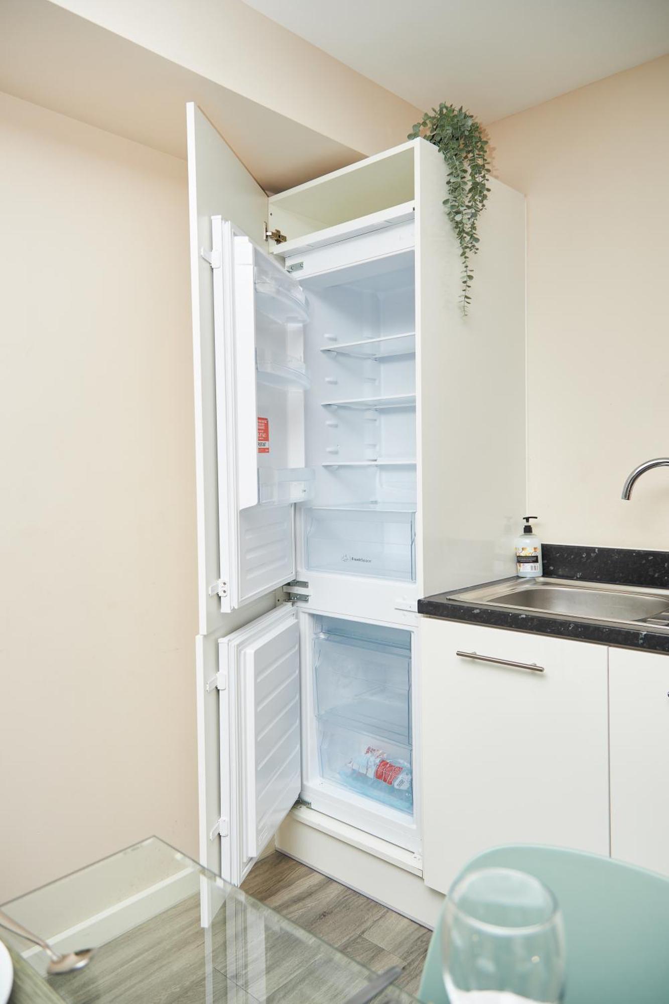 Deluxe And Cozy Two Bedroom With 1 Bathroom And Open Balcony Apartment