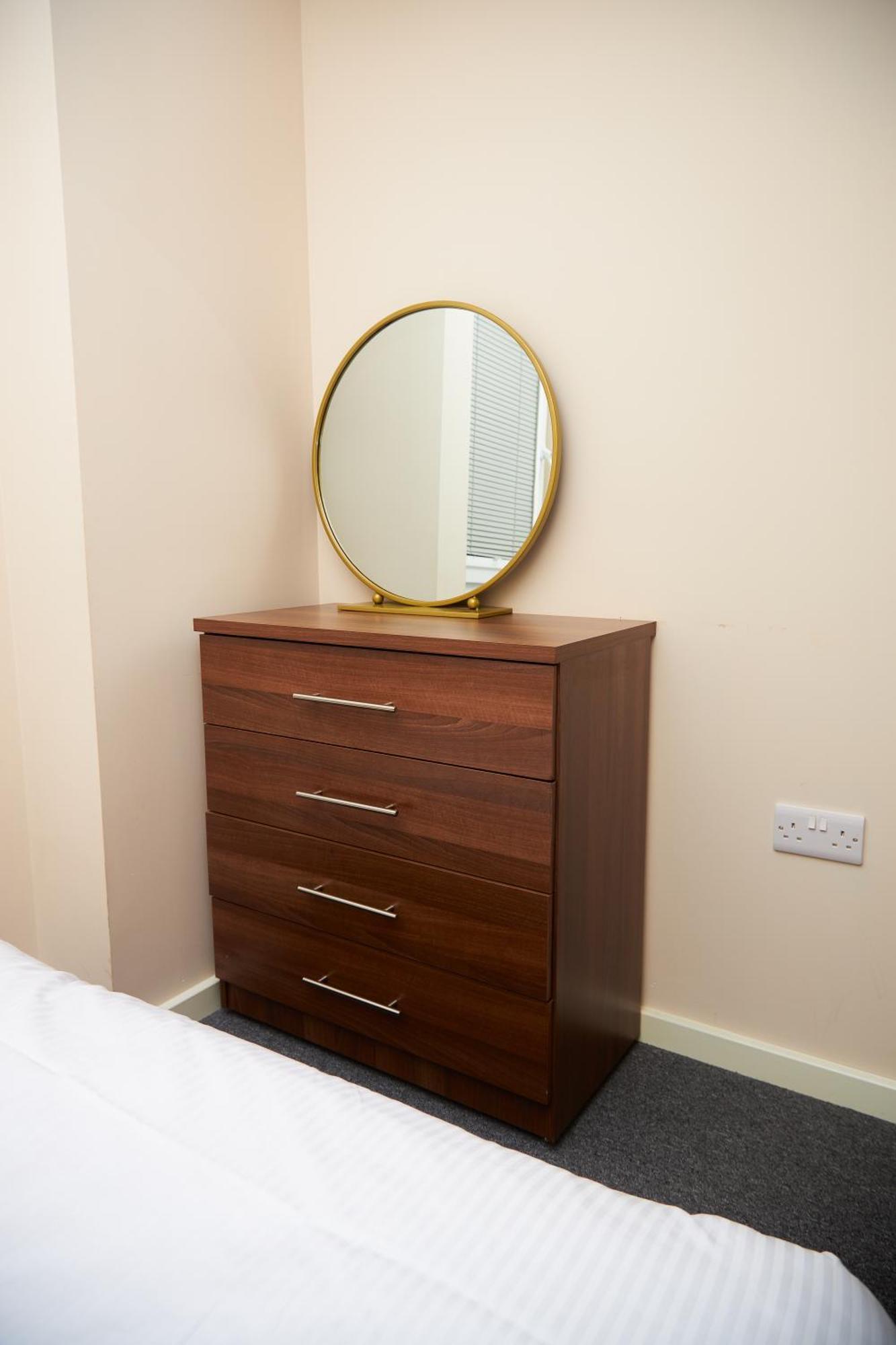 Apartment Deluxe And Cozy Two Bedroom With 1 Bathroom And Open Balcony