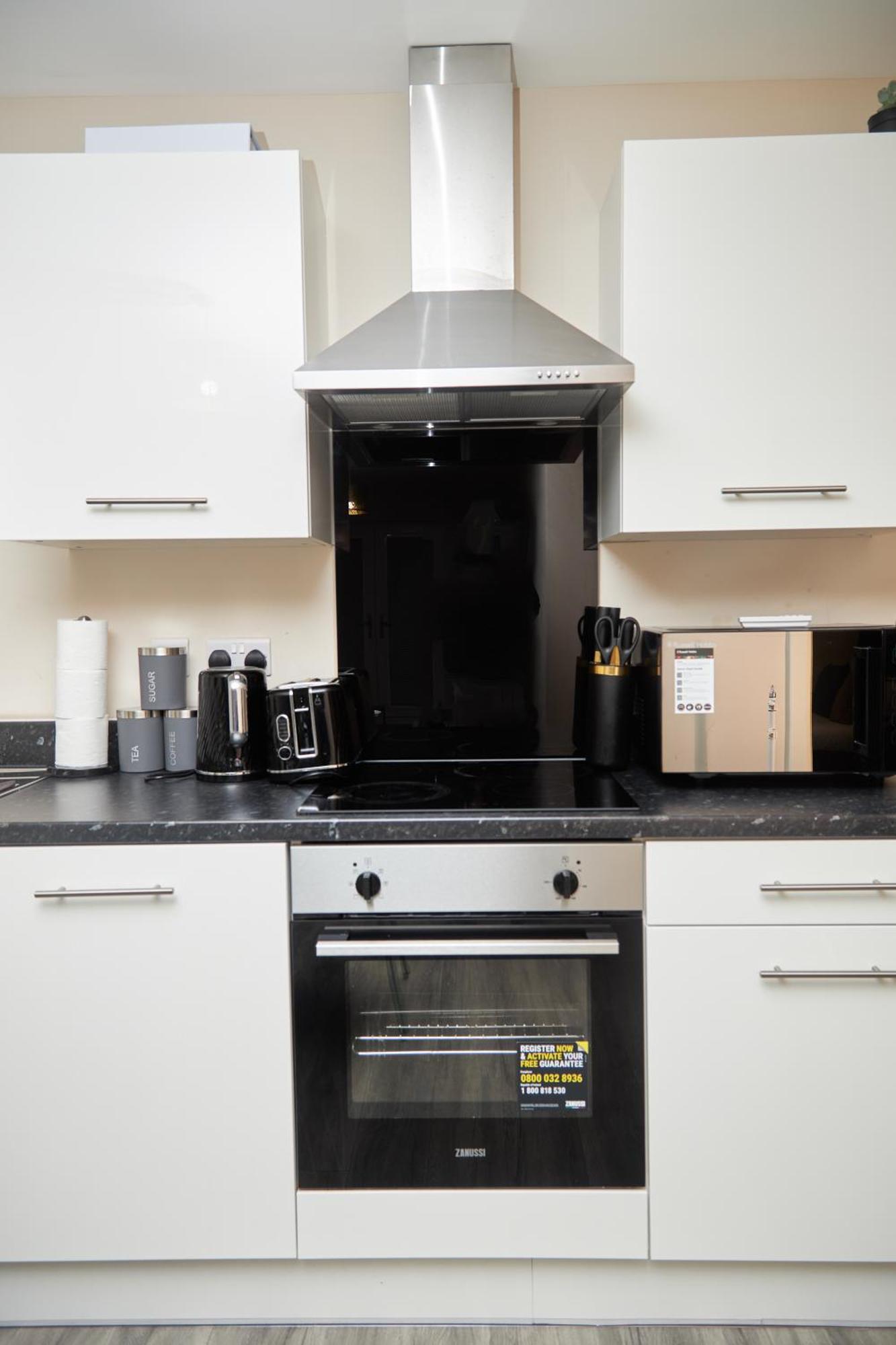 Deluxe And Cozy Two Bedroom With 1 Bathroom And Open Balcony Apartment Manchester