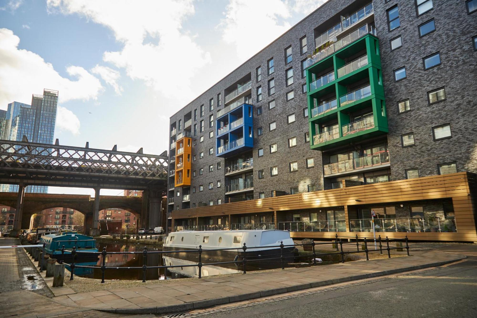 Luxury 2 Bedroom And Bathroom In With Balcony *