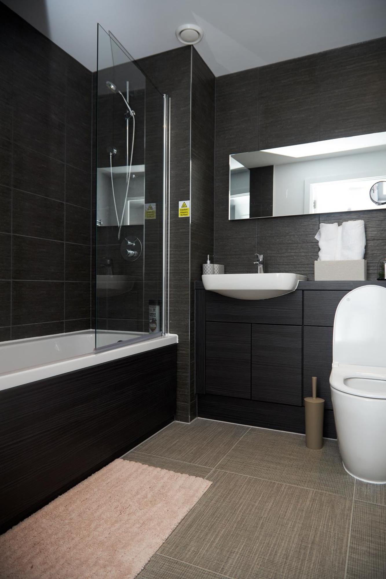 Appartement Luxury 2 Bedroom And Bathroom In With Balcony