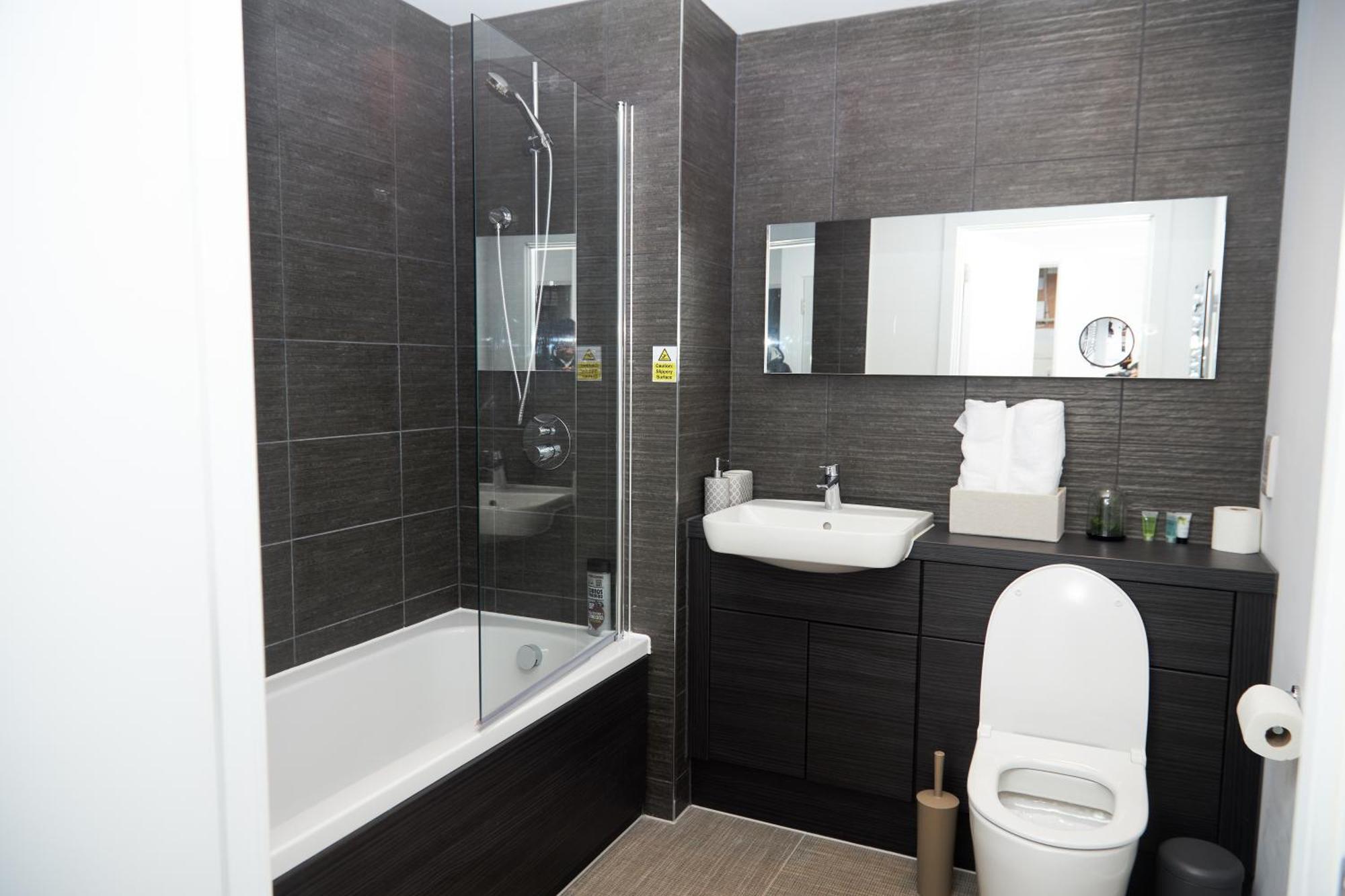Appartement Luxury 2 Bedroom And Bathroom In With Balcony Manchester