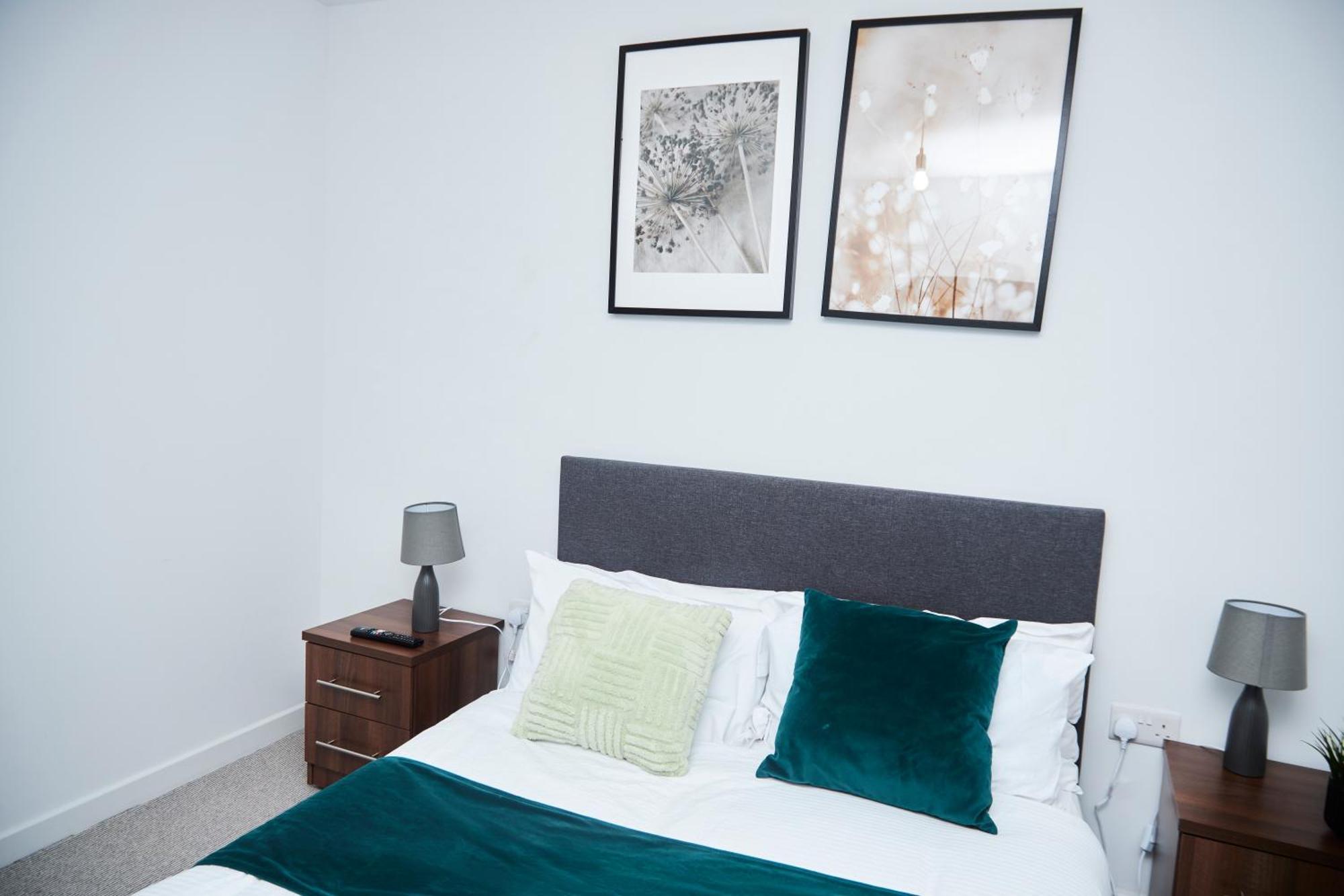 Appartement Luxury 2 Bedroom And Bathroom In With Balcony *