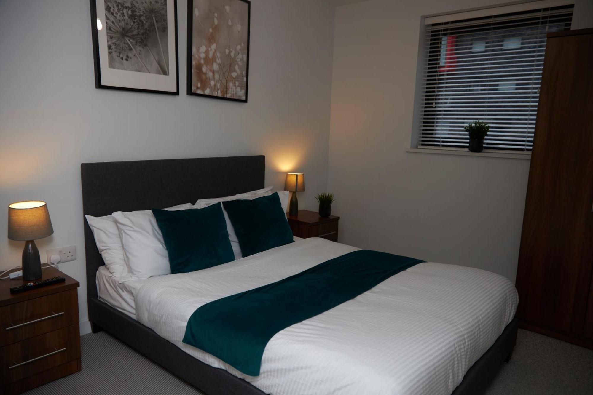 Appartement Luxury 2 Bedroom And Bathroom In With Balcony *