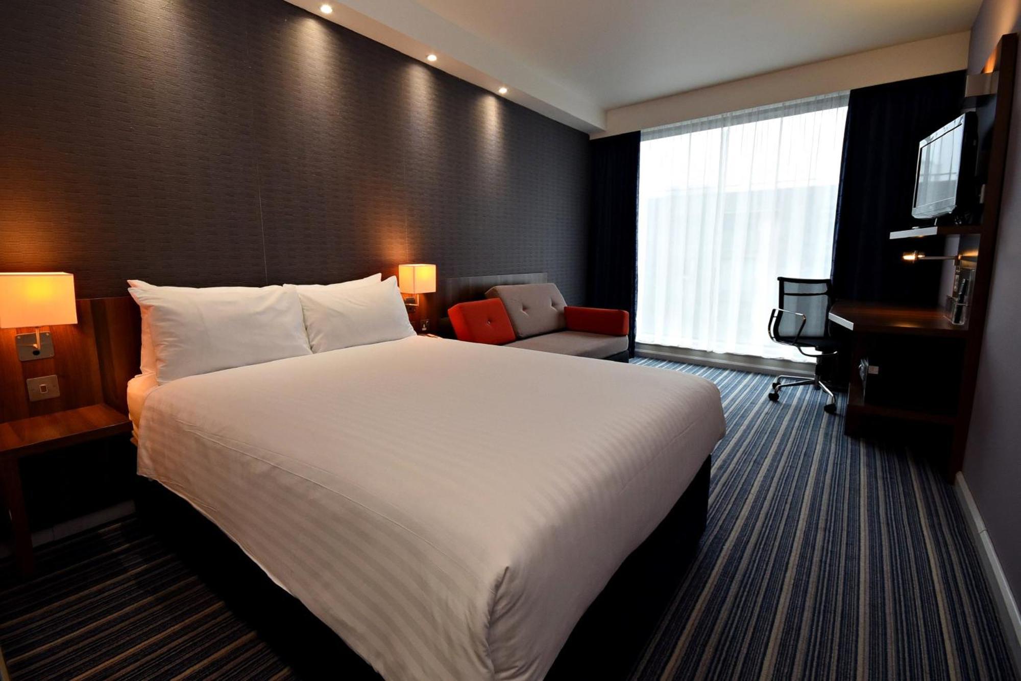 Holiday Express City Centre Arena By Ihg