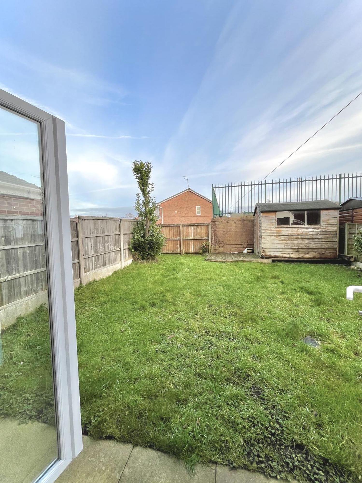 Ideal 3-bed Stay-away-home Area Holiday home