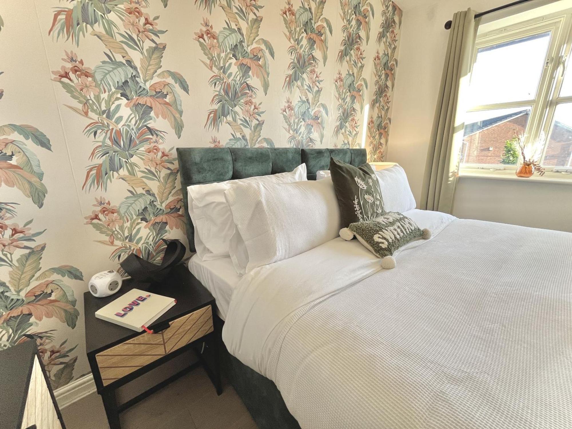 Ideal 3-bed Stay-away-home Area