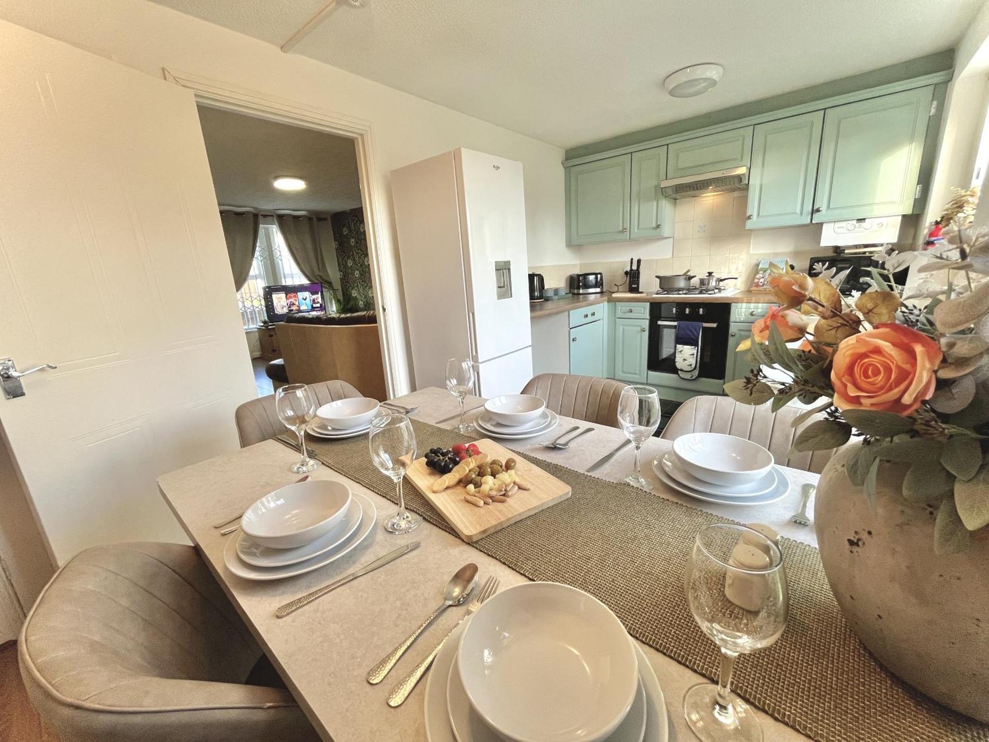 Ideal 3-bed Stay-away-home Area