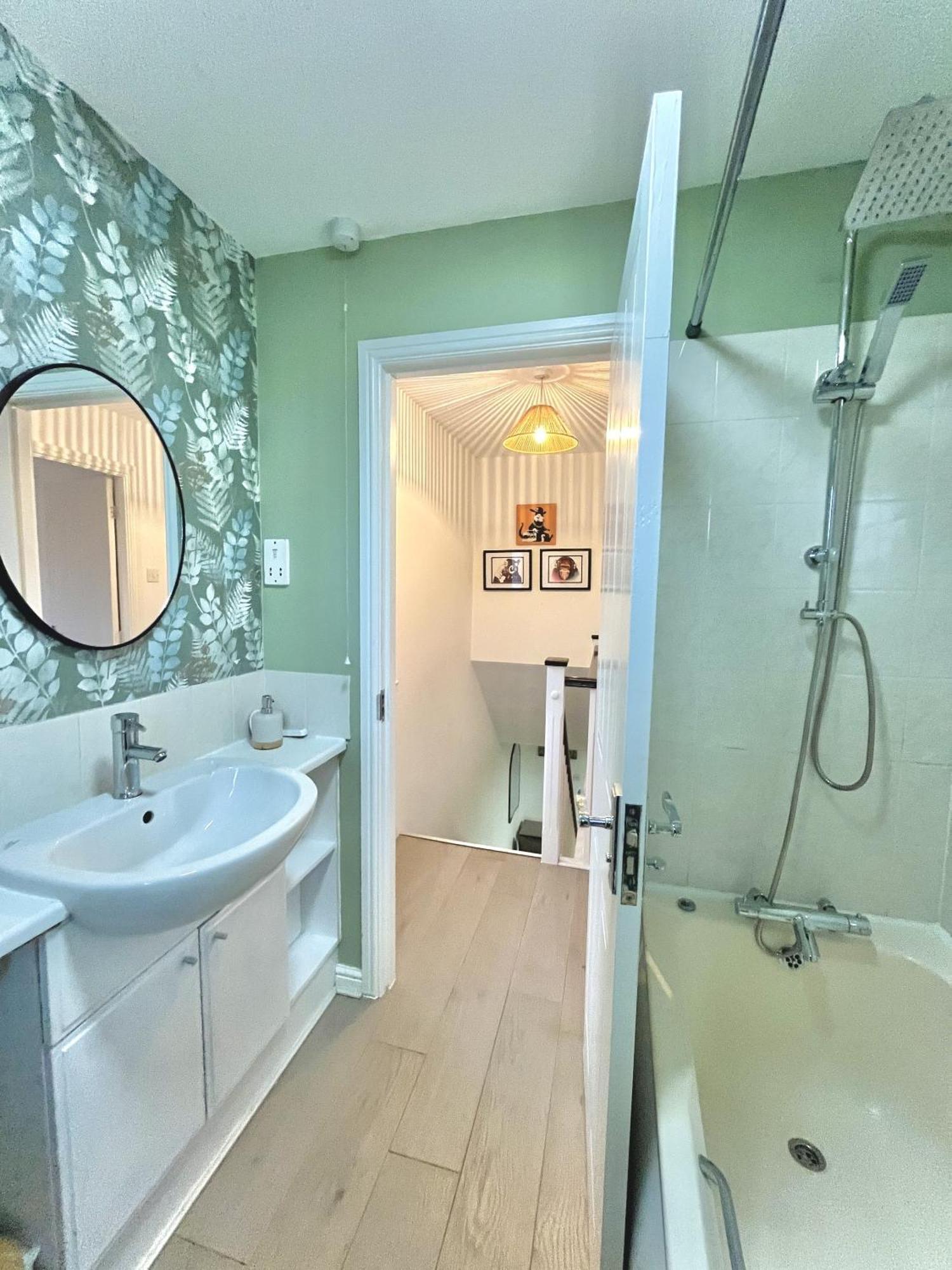 Ideal 3-bed Stay-away-home Area Holiday home Manchester