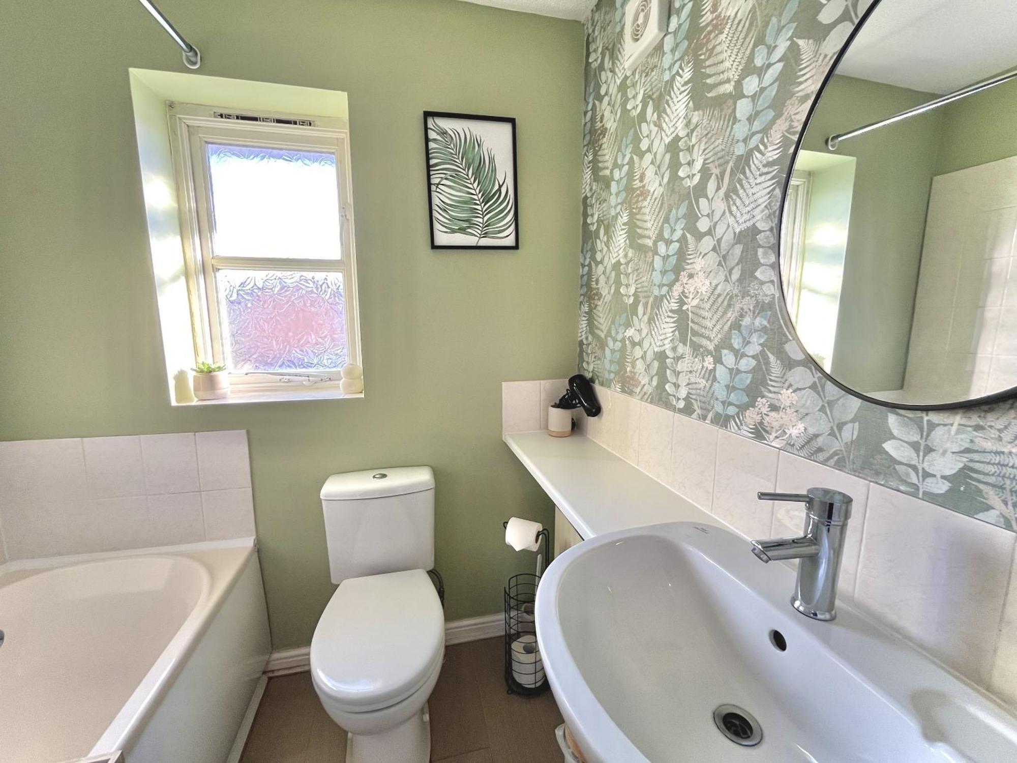 Ideal 3-bed Stay-away-home Area