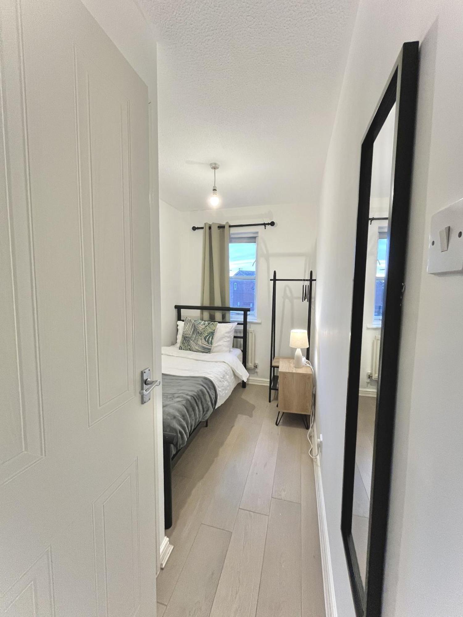 Holiday home Ideal 3-bed Stay-away-home Area *