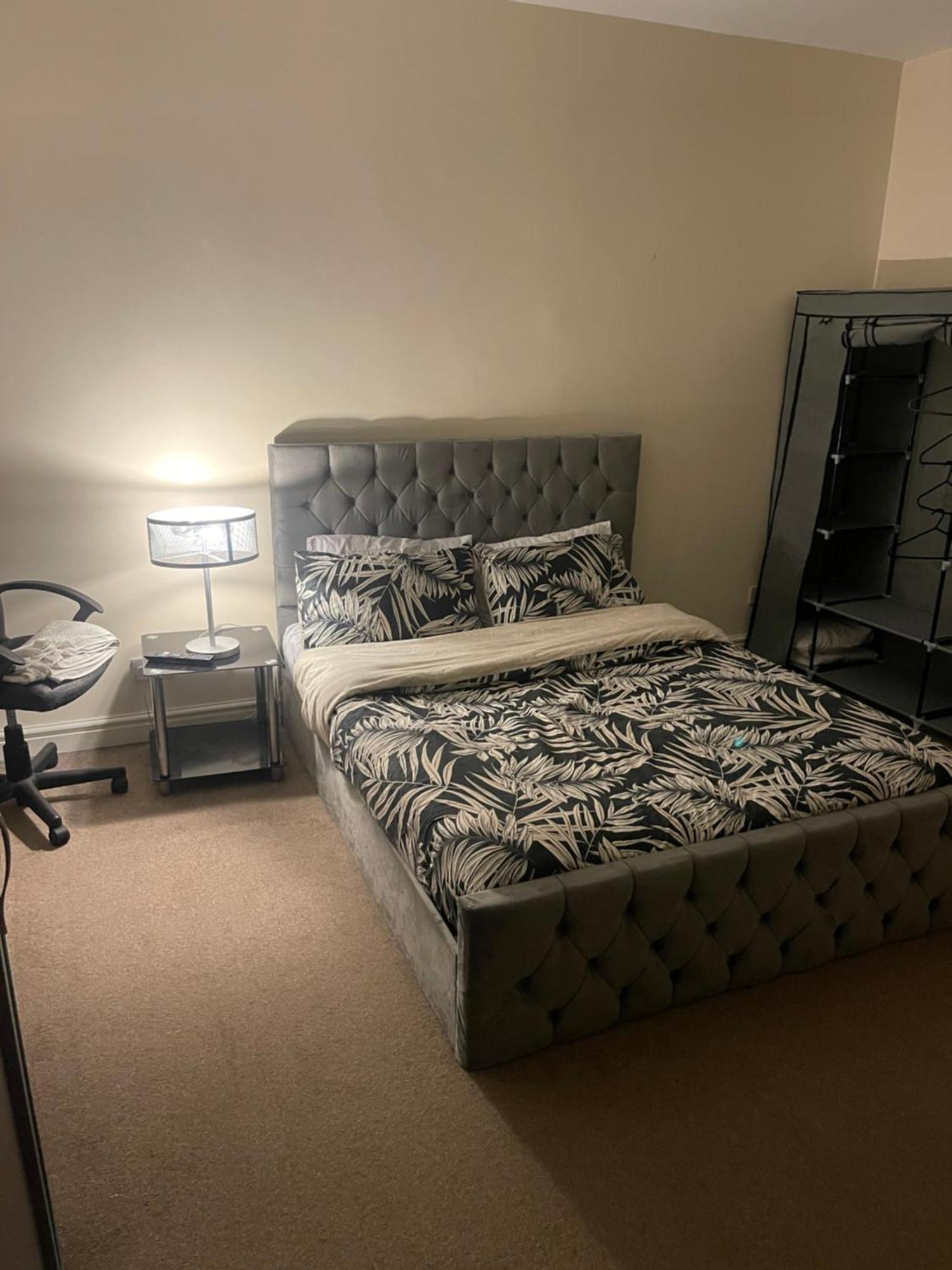 Luxestay - Double Close To Old Trafford, Centre Homestay Manchester