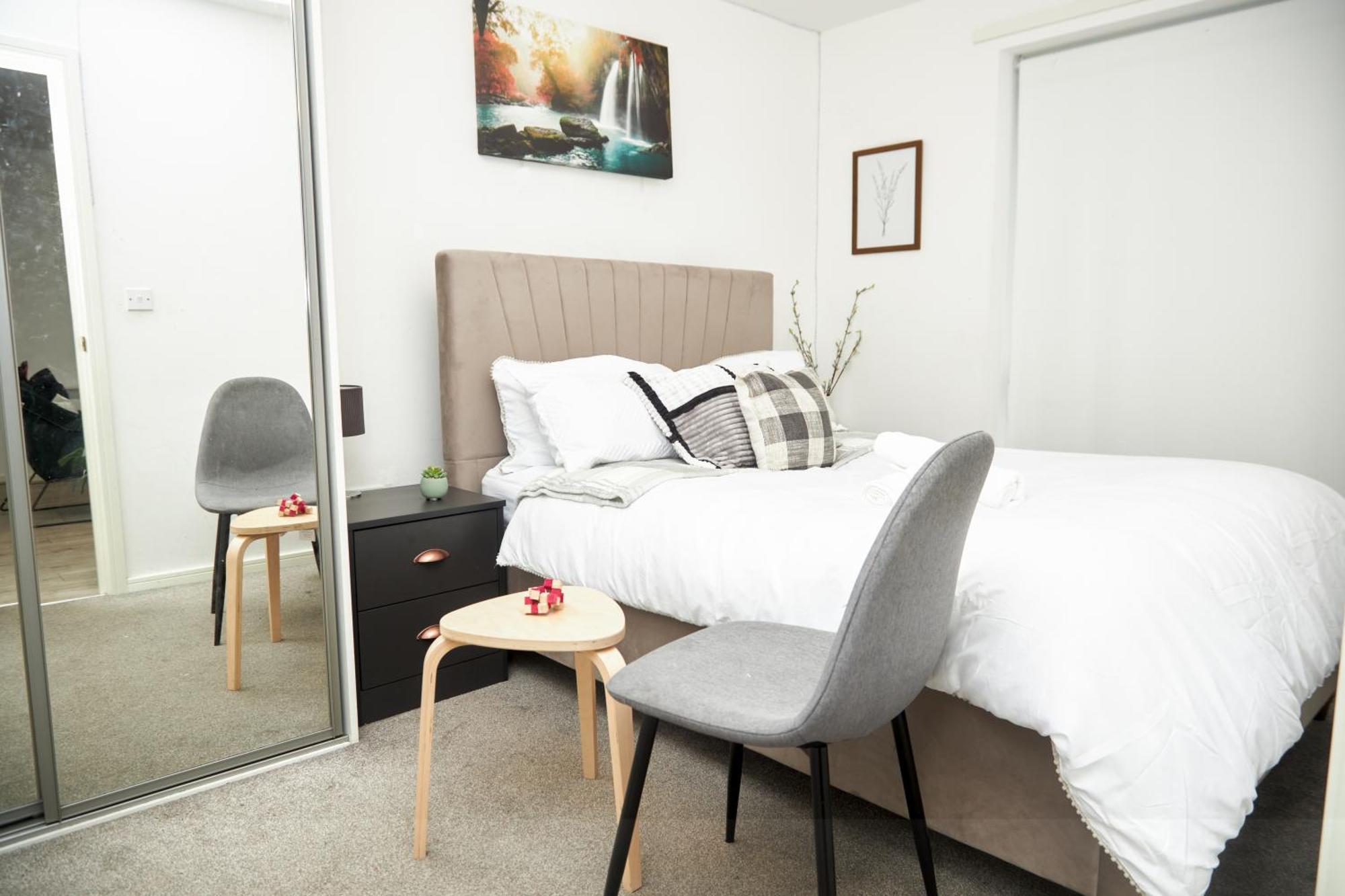 Luxury Ensuite With Shared Living And Kitchen * Manchester