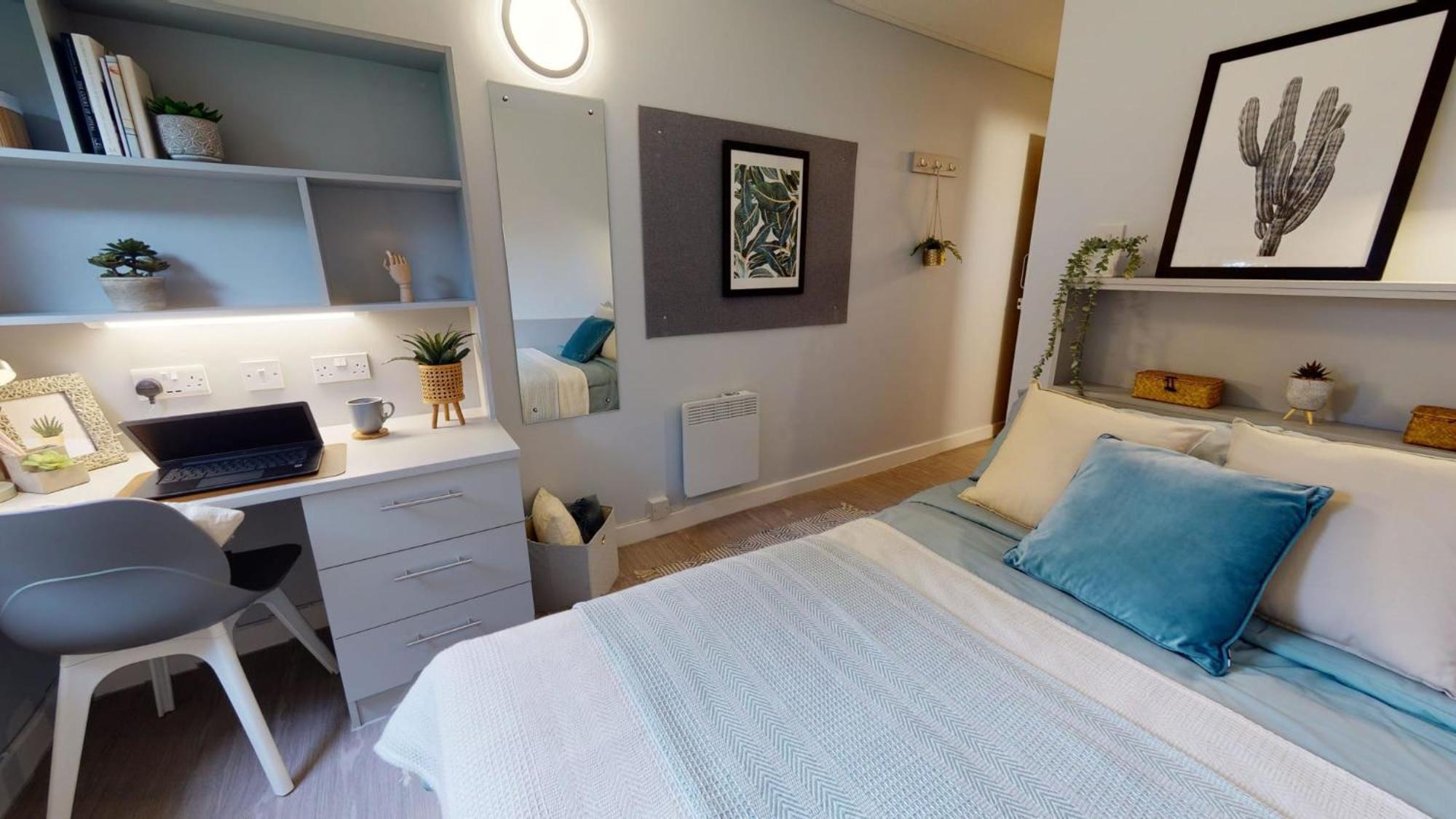 Experience Community Living At Daisy Bank In Mcr Centre Apartment *