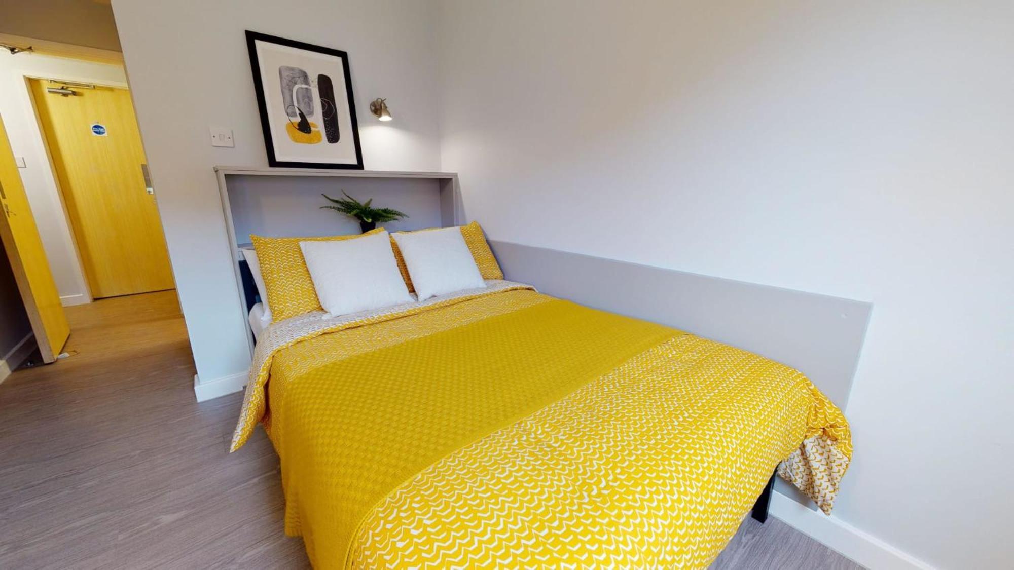 Experience Community Living At Daisy Bank In Mcr Centre Apartment