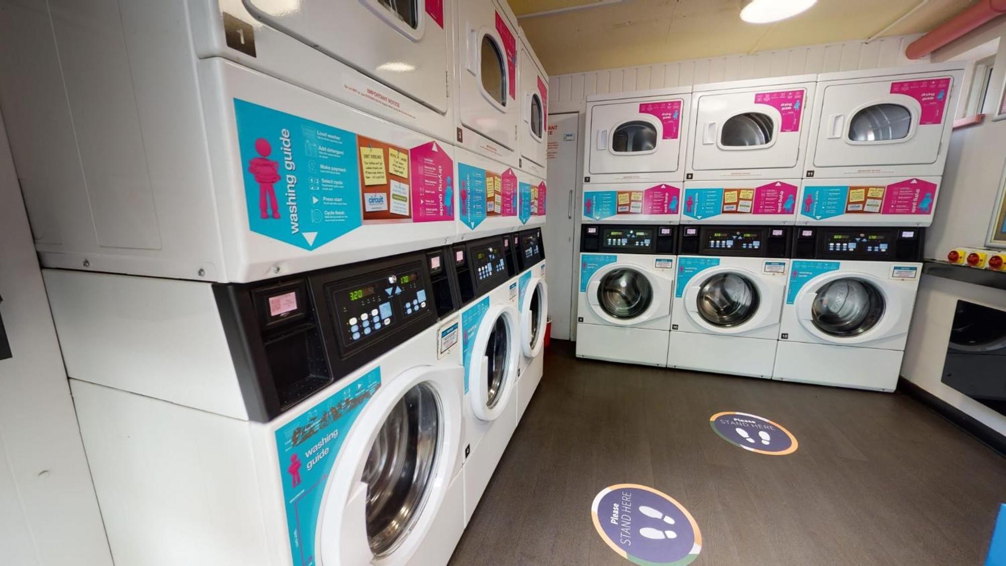 Experience Community Living At Daisy Bank In Mcr Centre Apartment *