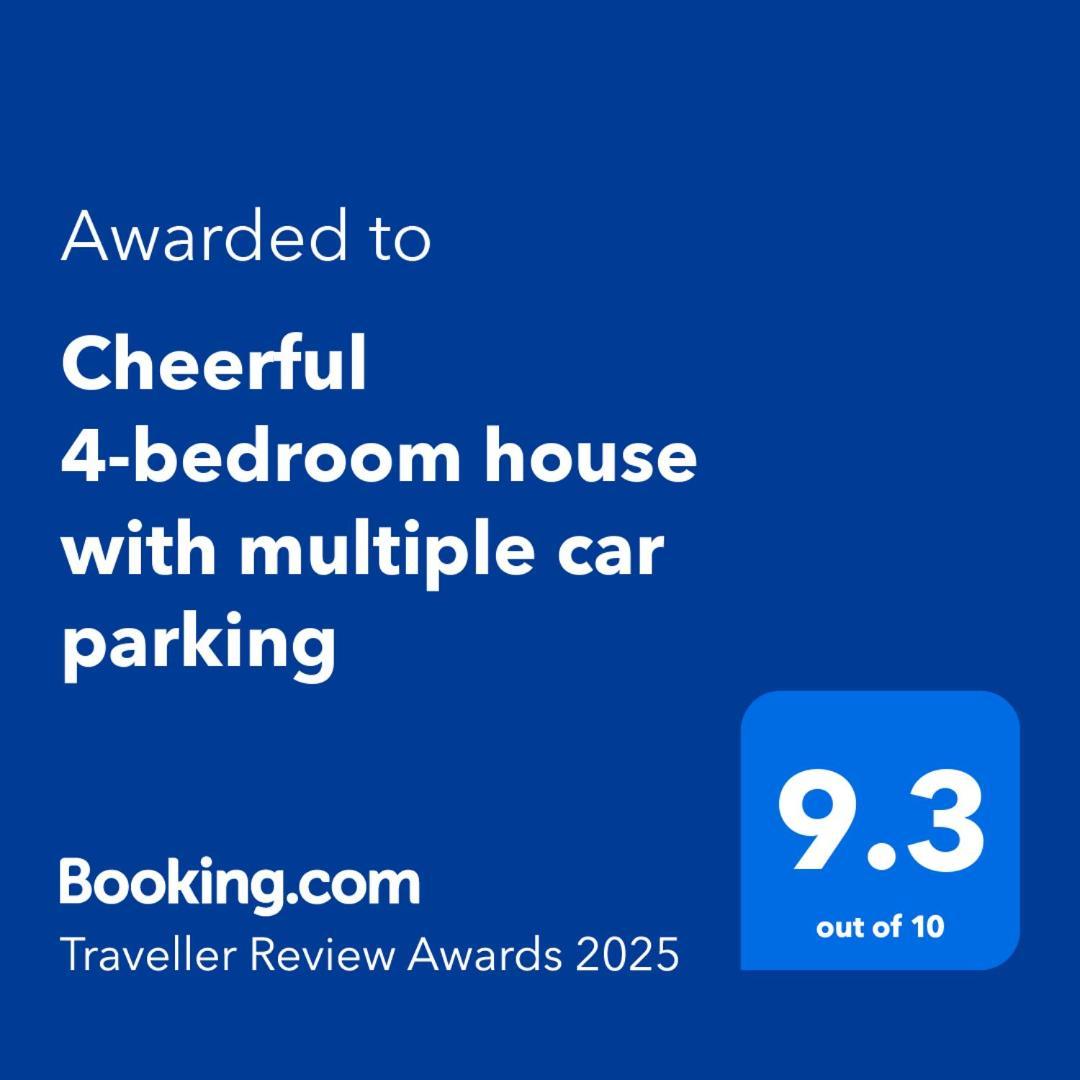 Cheerful 4-bedroom House With Multiple Car Parking Holiday home *