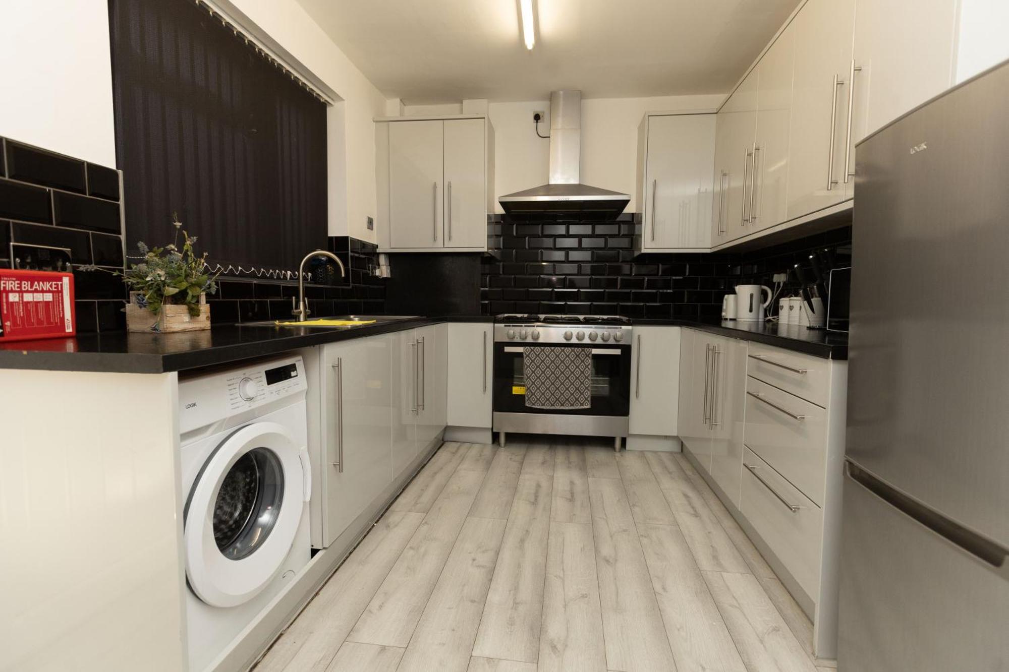 Charming Victorian Retreat 4br House In Manchester