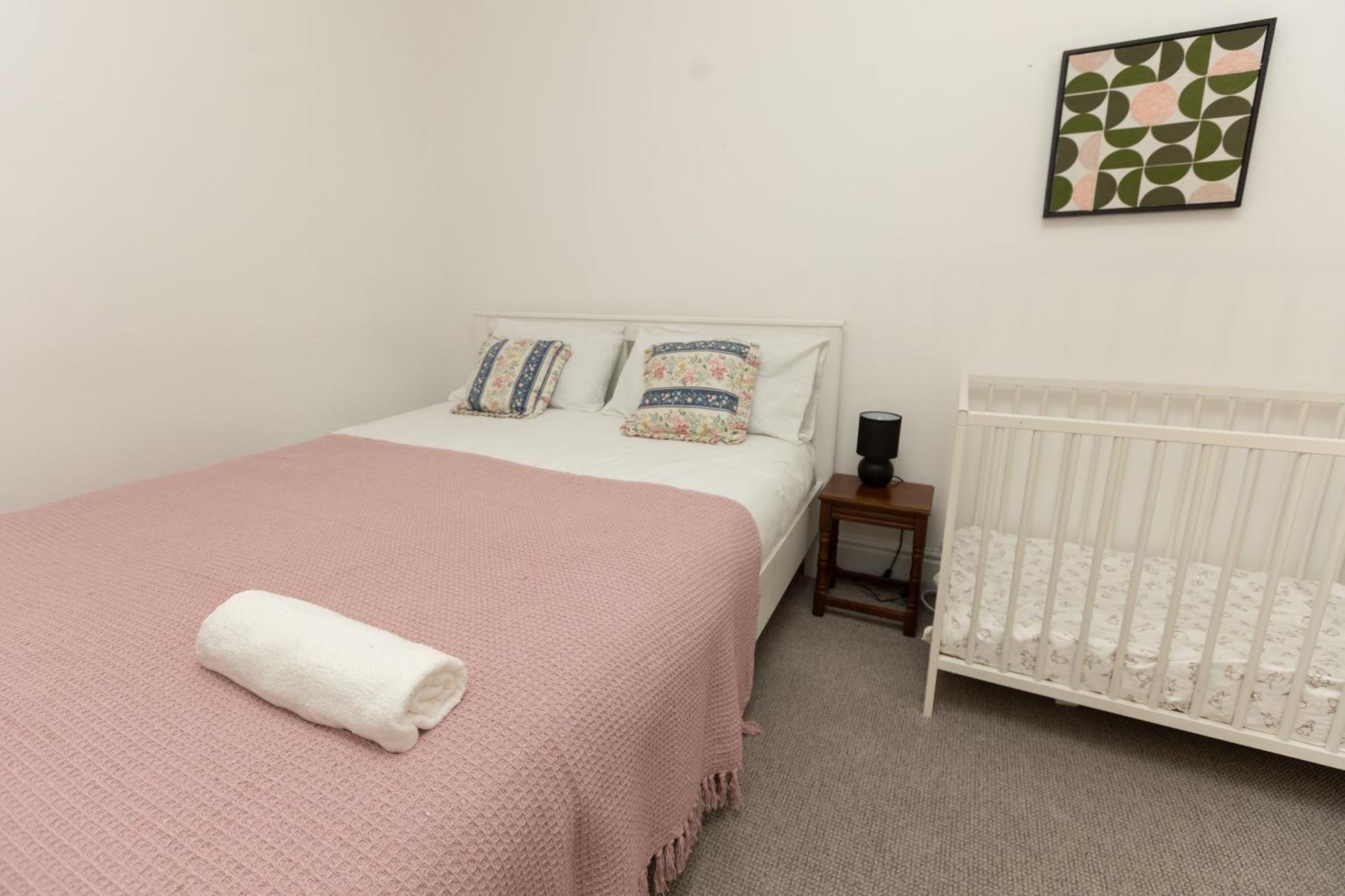 Charming Victorian Retreat 4br House In Holiday home Manchester