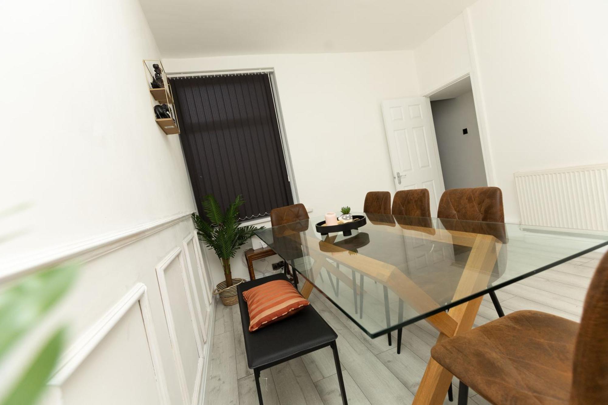 Charming Victorian Retreat 4br House In Manchester