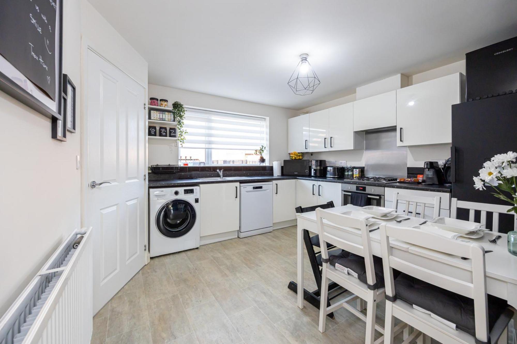 Trox - A Cosy Escape - Free Parking Apartment *