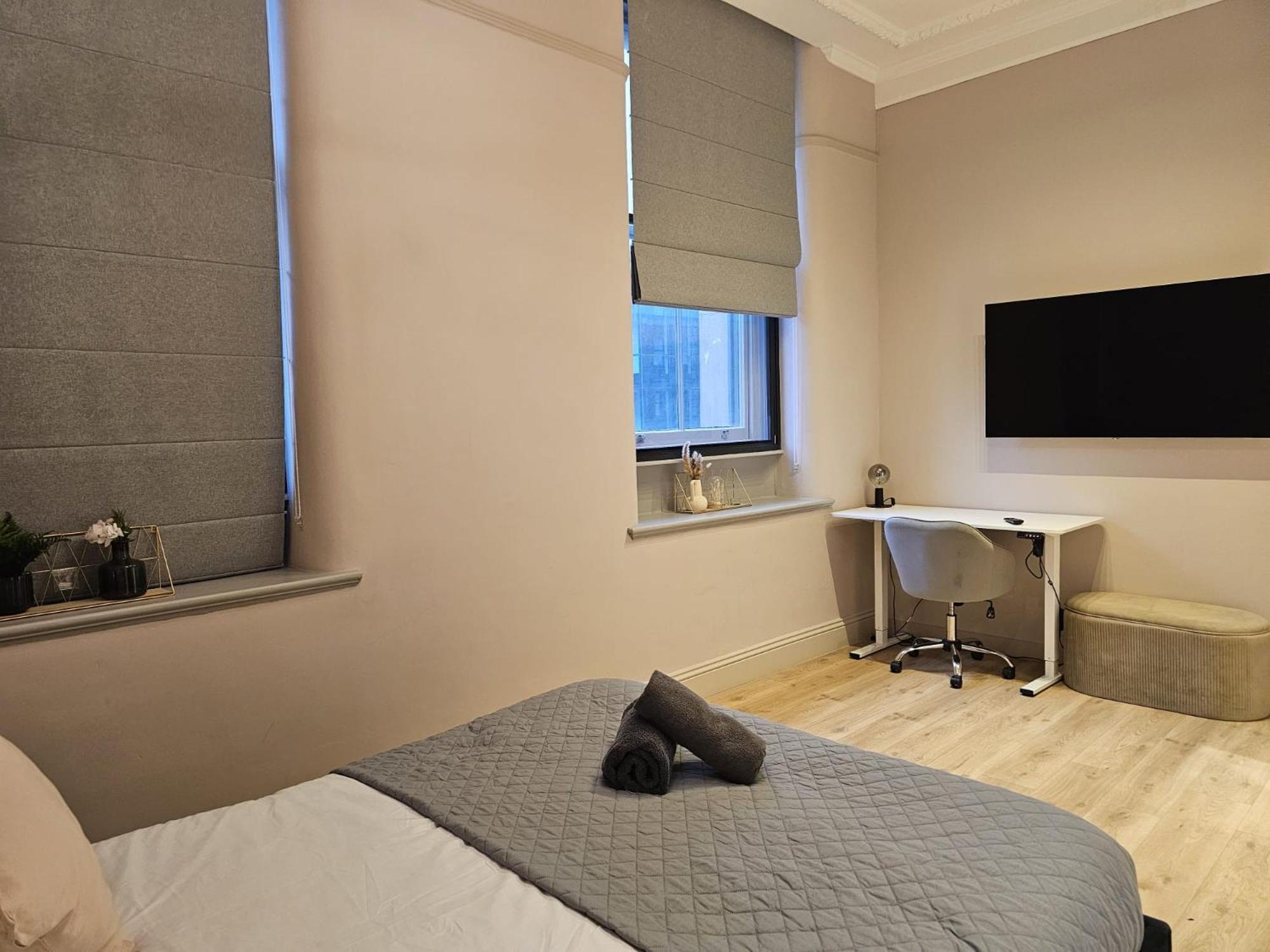 Apartment Modern 2br In Chinatown For Up To 8 Guests!