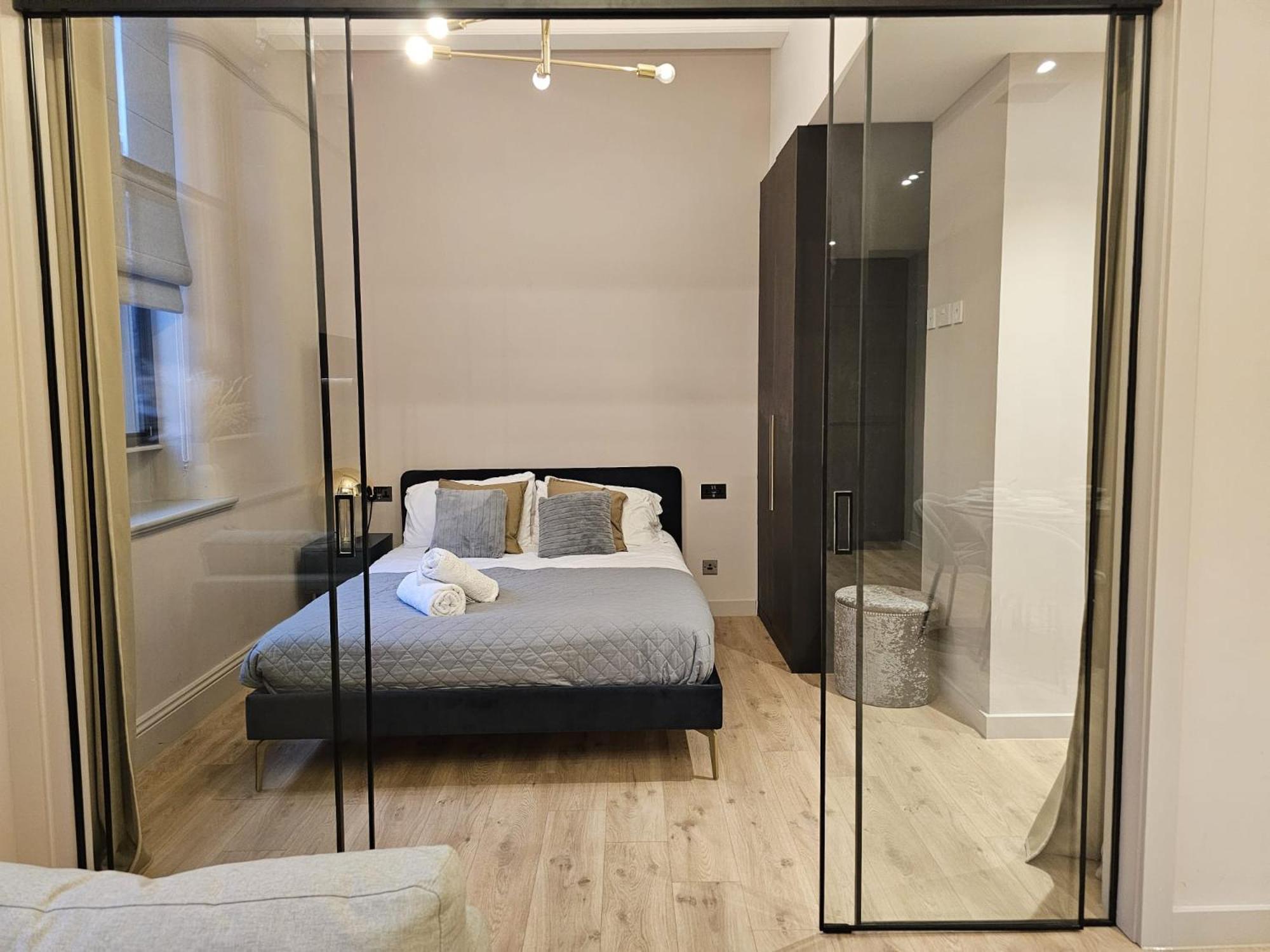 Modern 2br In Chinatown For Up To 8 Guests! Manchester