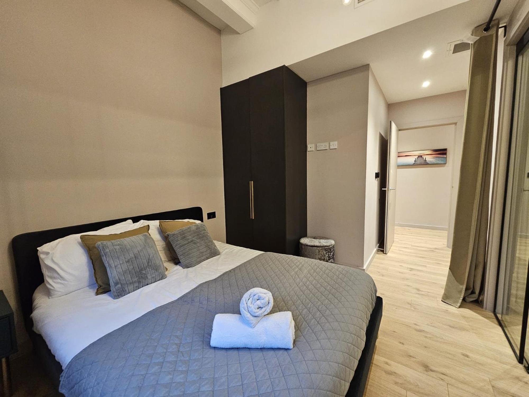 Modern 2br In Chinatown For Up To 8 Guests! * Manchester
