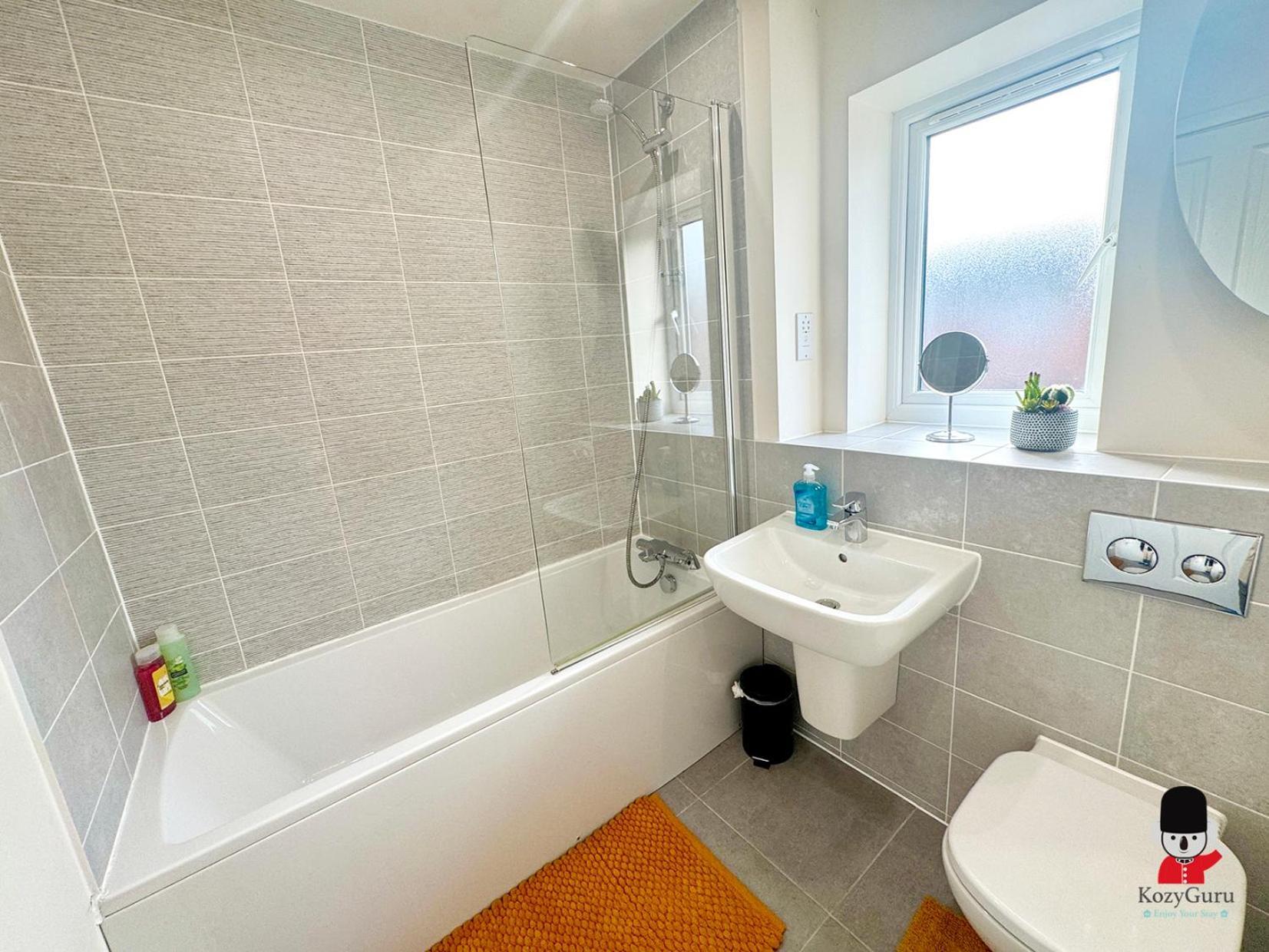 Kozyguru Coop Live 3br Hse With Parking