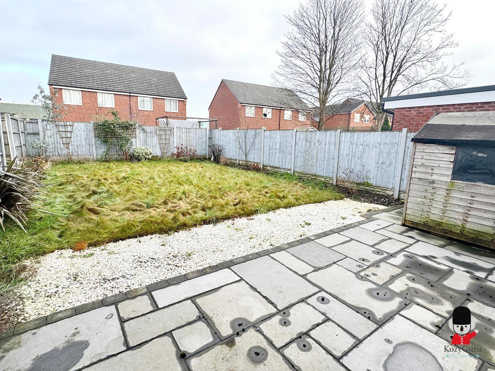Kozyguru Coop Live 3br Hse With Parking Manchester