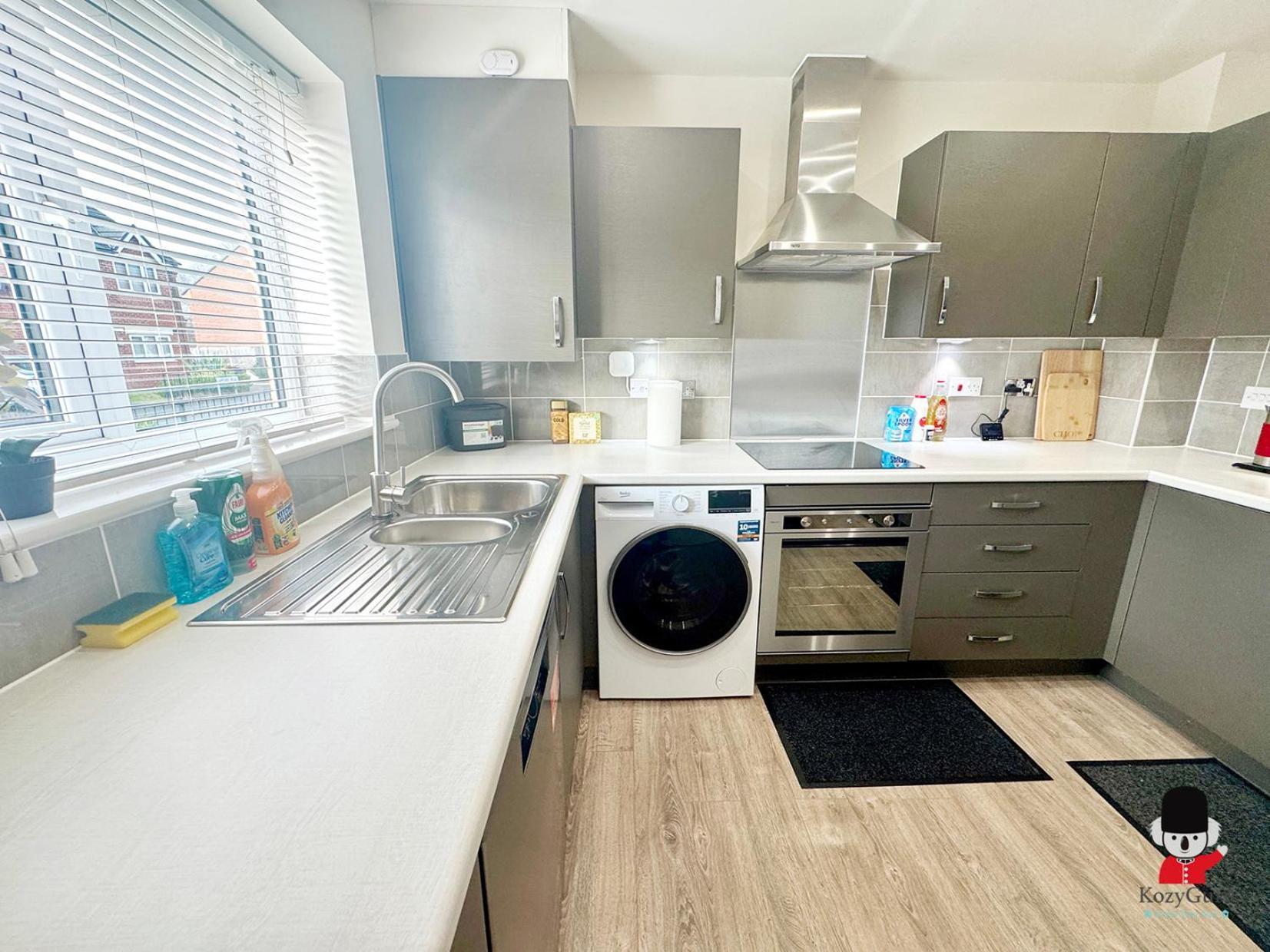 Kozyguru Coop Live 3br Hse With Parking