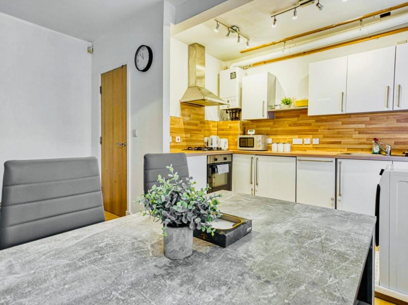 Apartment Cosy In The Heart Of Downtown With Parking *