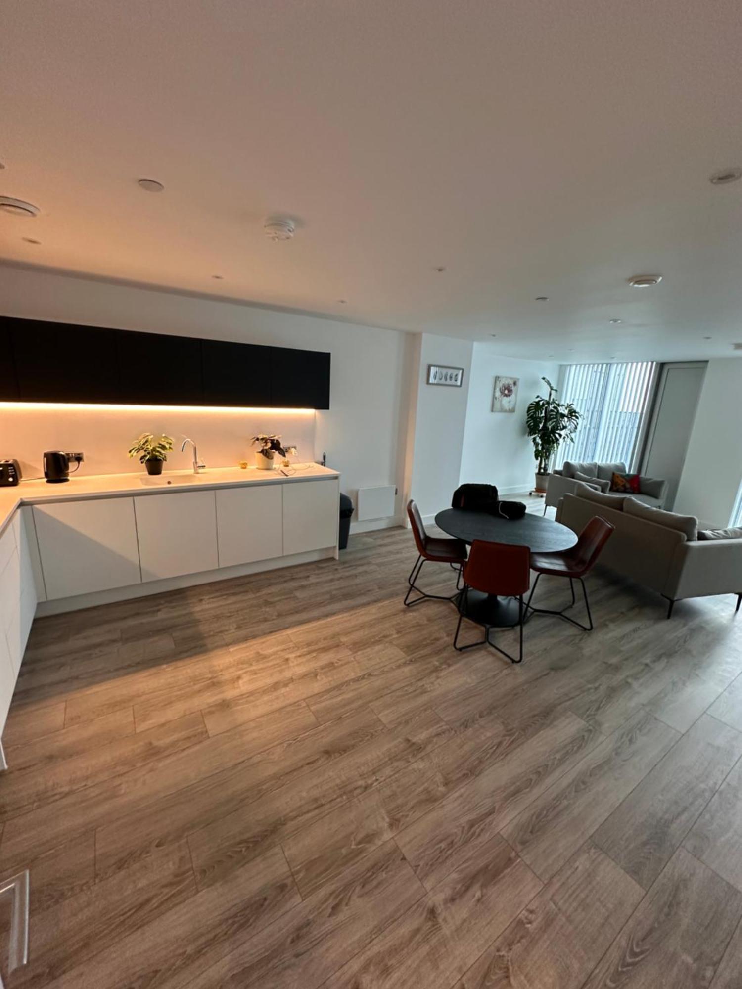 Ahg Luxury Tower - 44th Floor With Stunning Views At