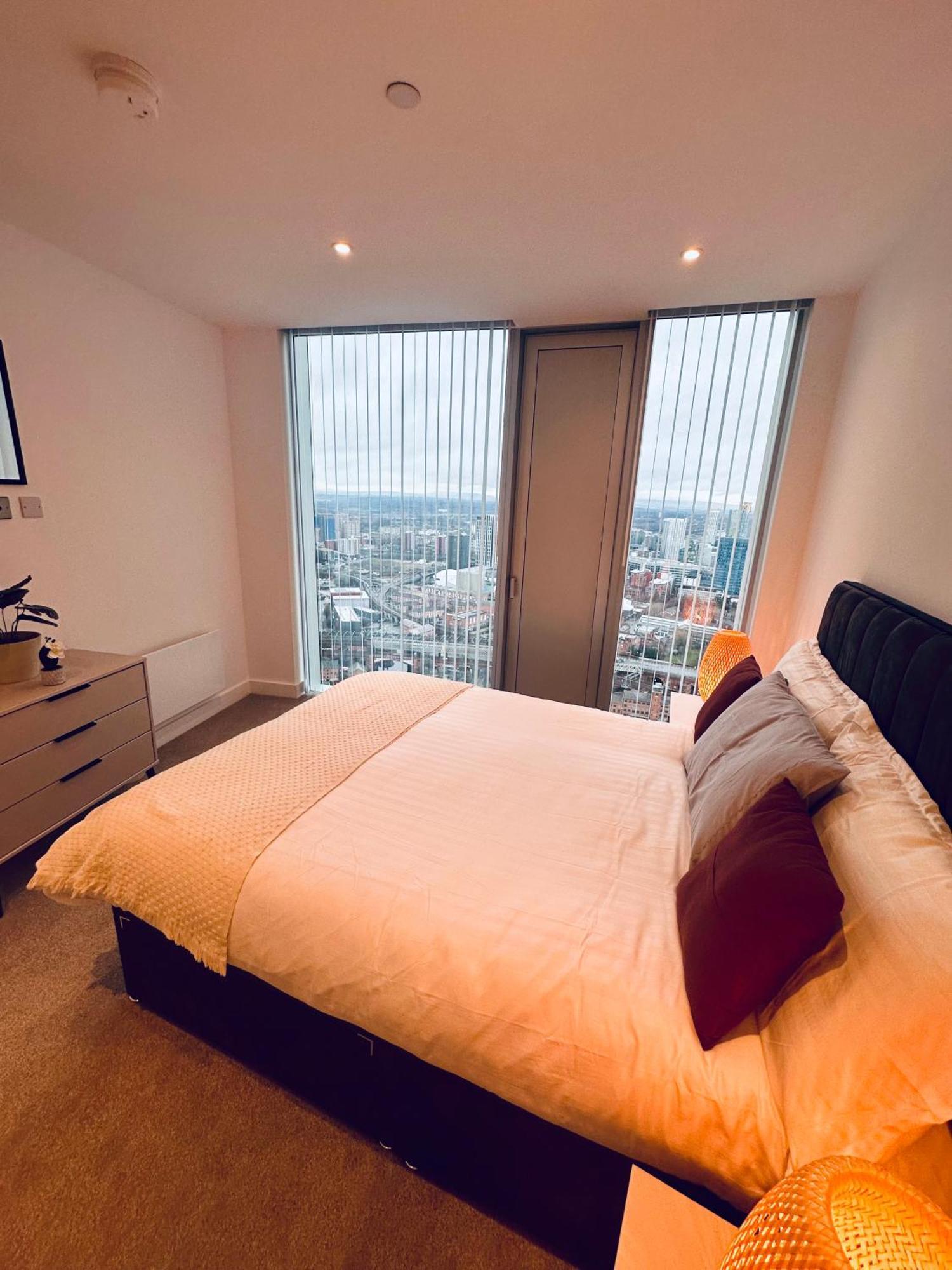 Ahg Luxury Tower - 44th Floor With Stunning Views At * Manchester