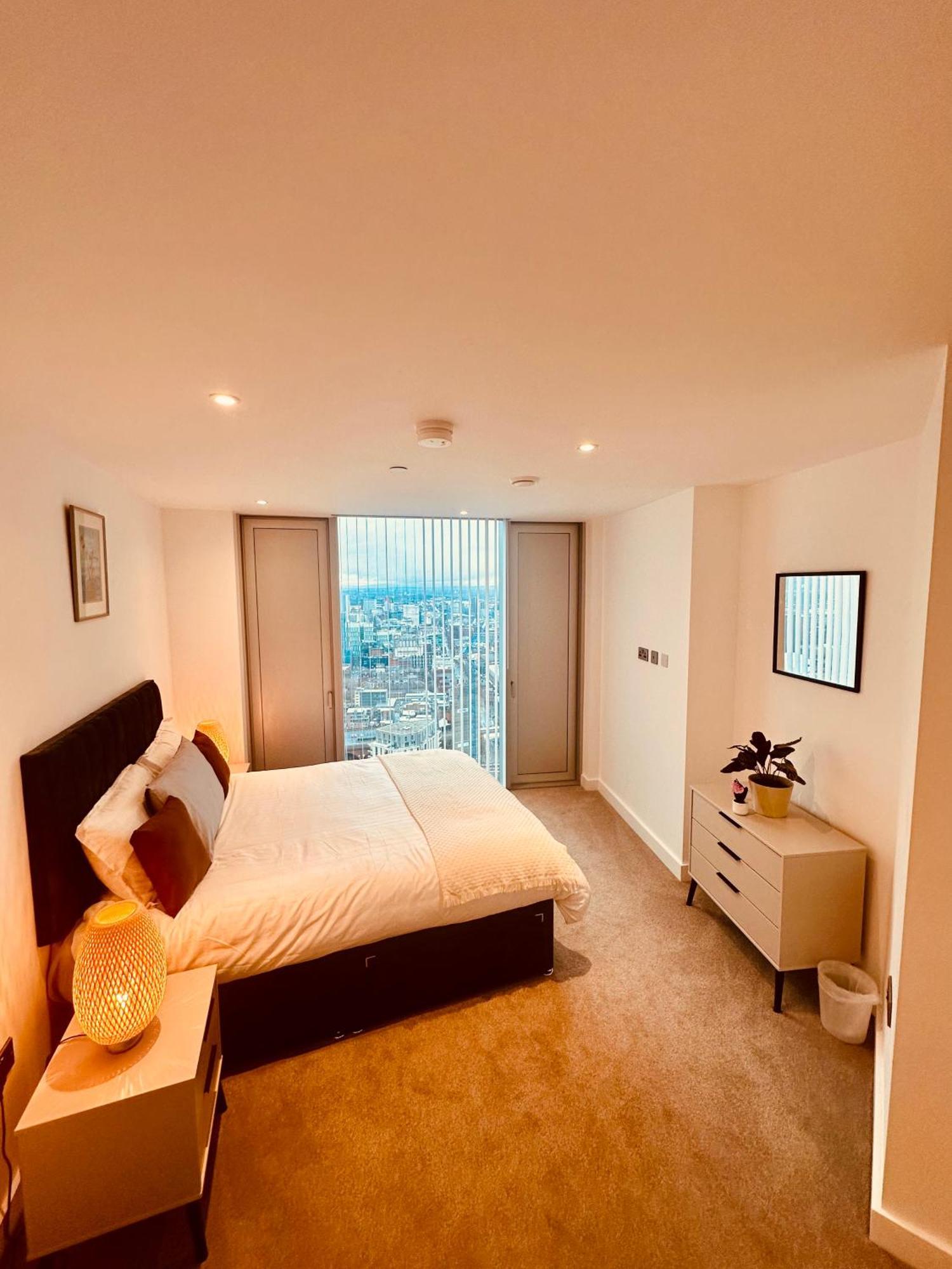 Ahg Luxury Tower - 44th Floor With Stunning Views At
