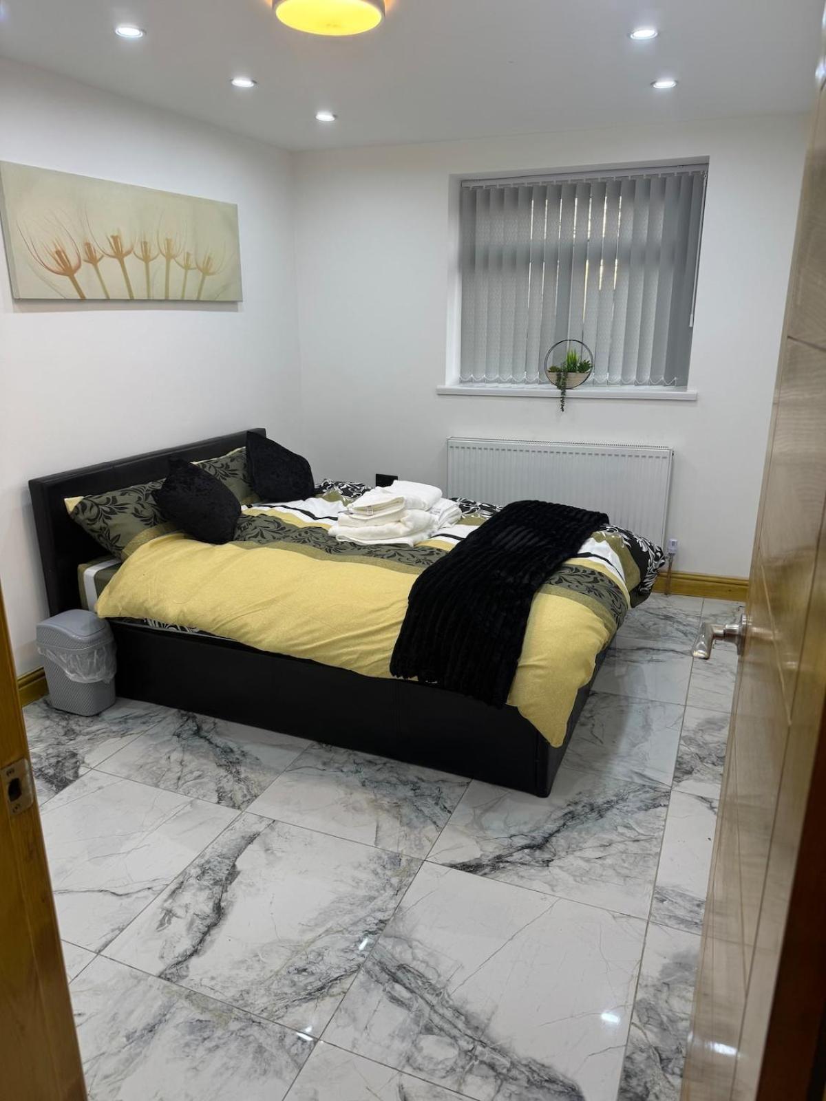 Sindhu Luxury Apartment *