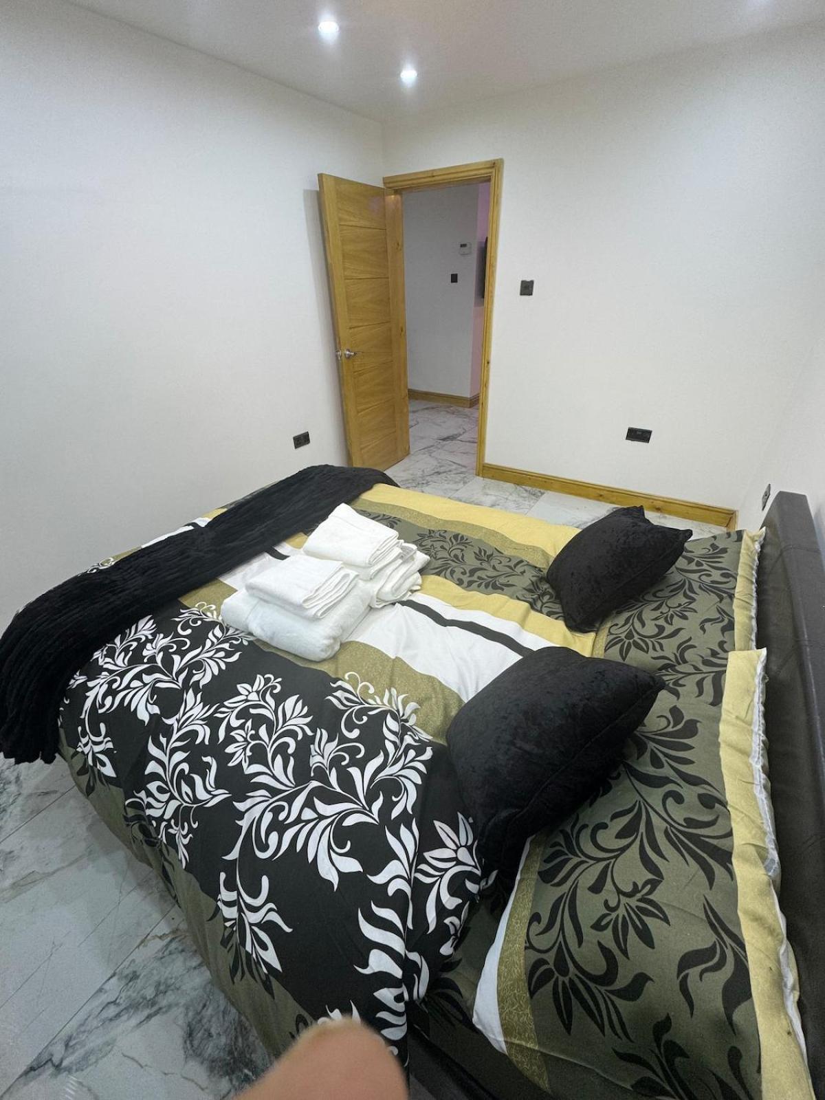 Sindhu Luxury * Manchester