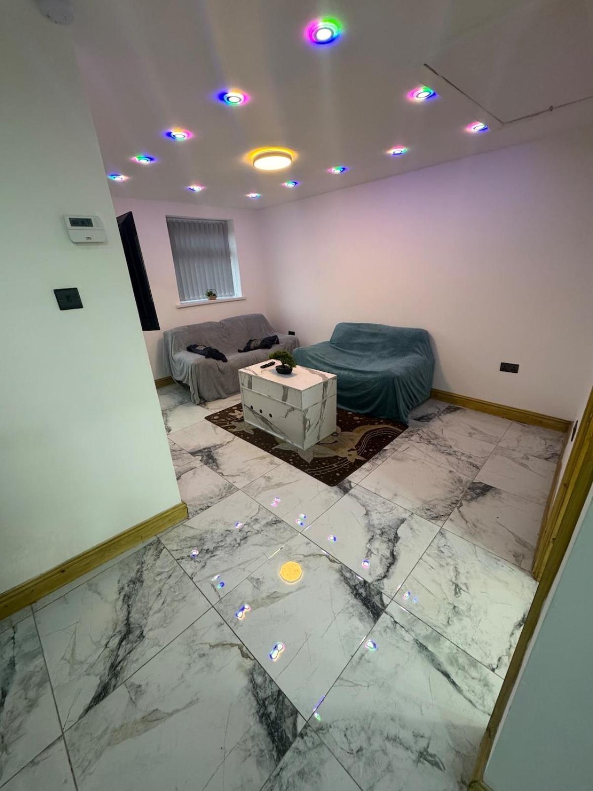 Sindhu Luxury Apartment Manchester