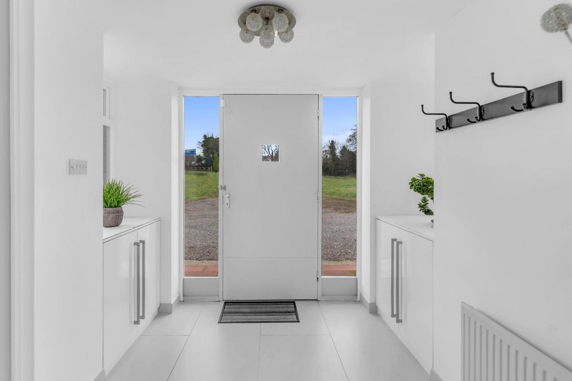 House Retreat - Sleeps 18 *