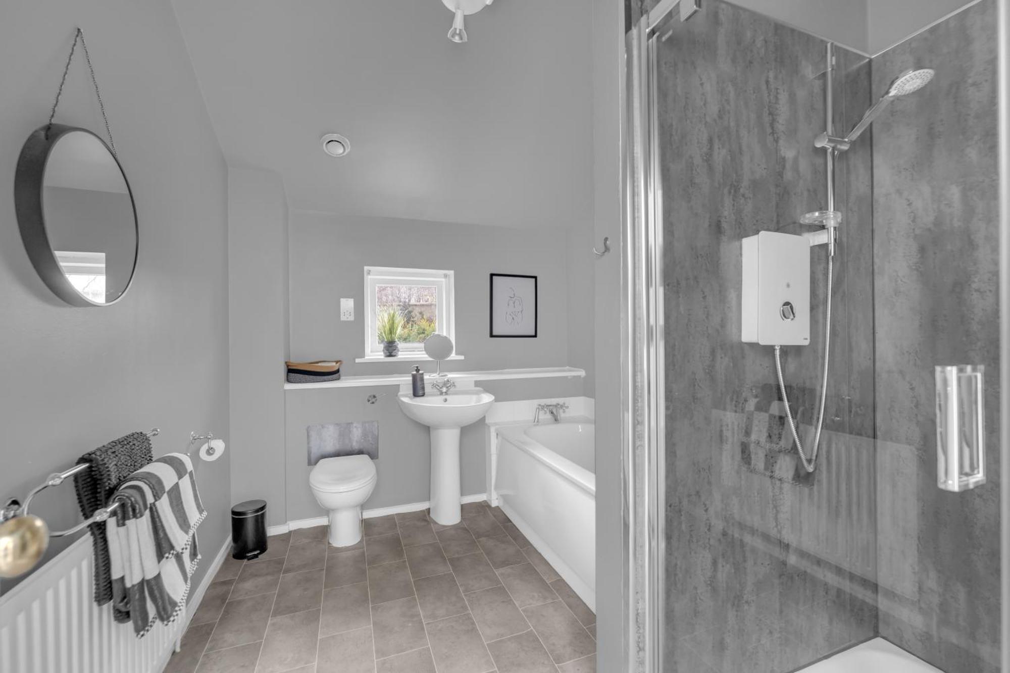 House Retreat - Sleeps 18 *
