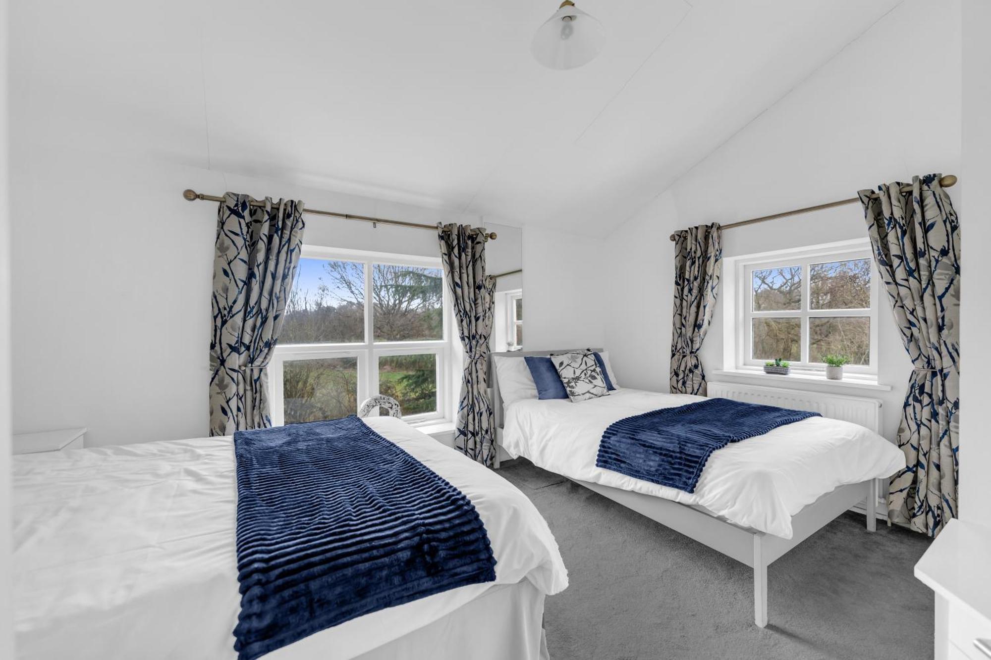 House Retreat - Sleeps 18 * Manchester