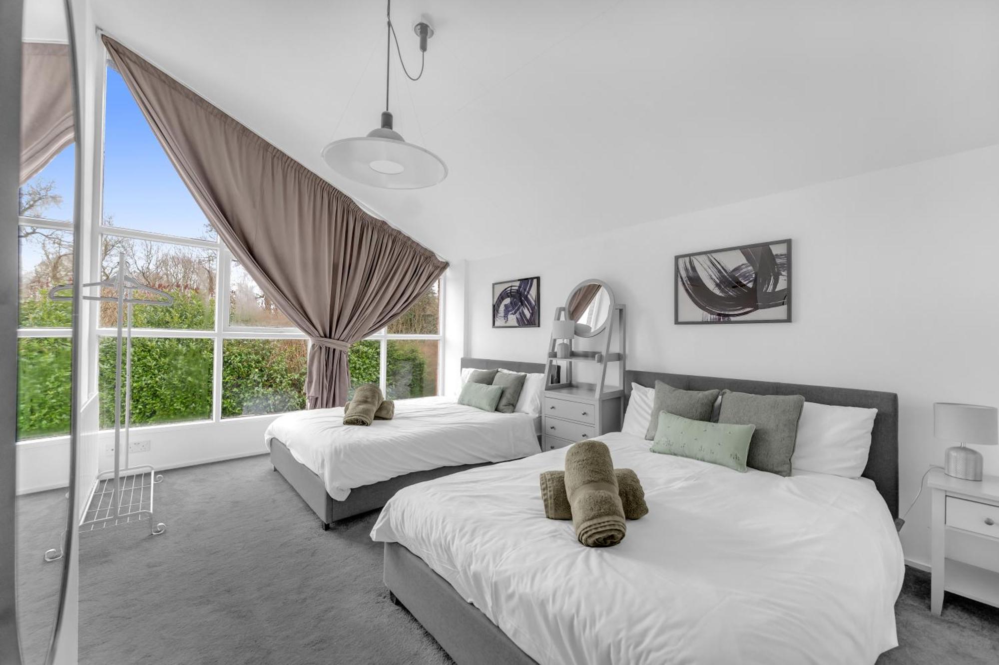 House Retreat - Sleeps 18 Holiday home