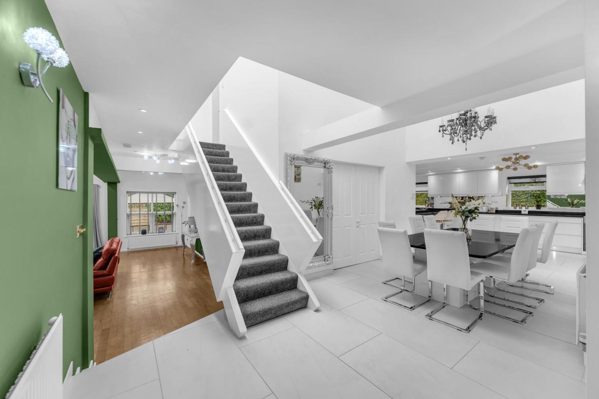House Retreat - Sleeps 18 * Manchester