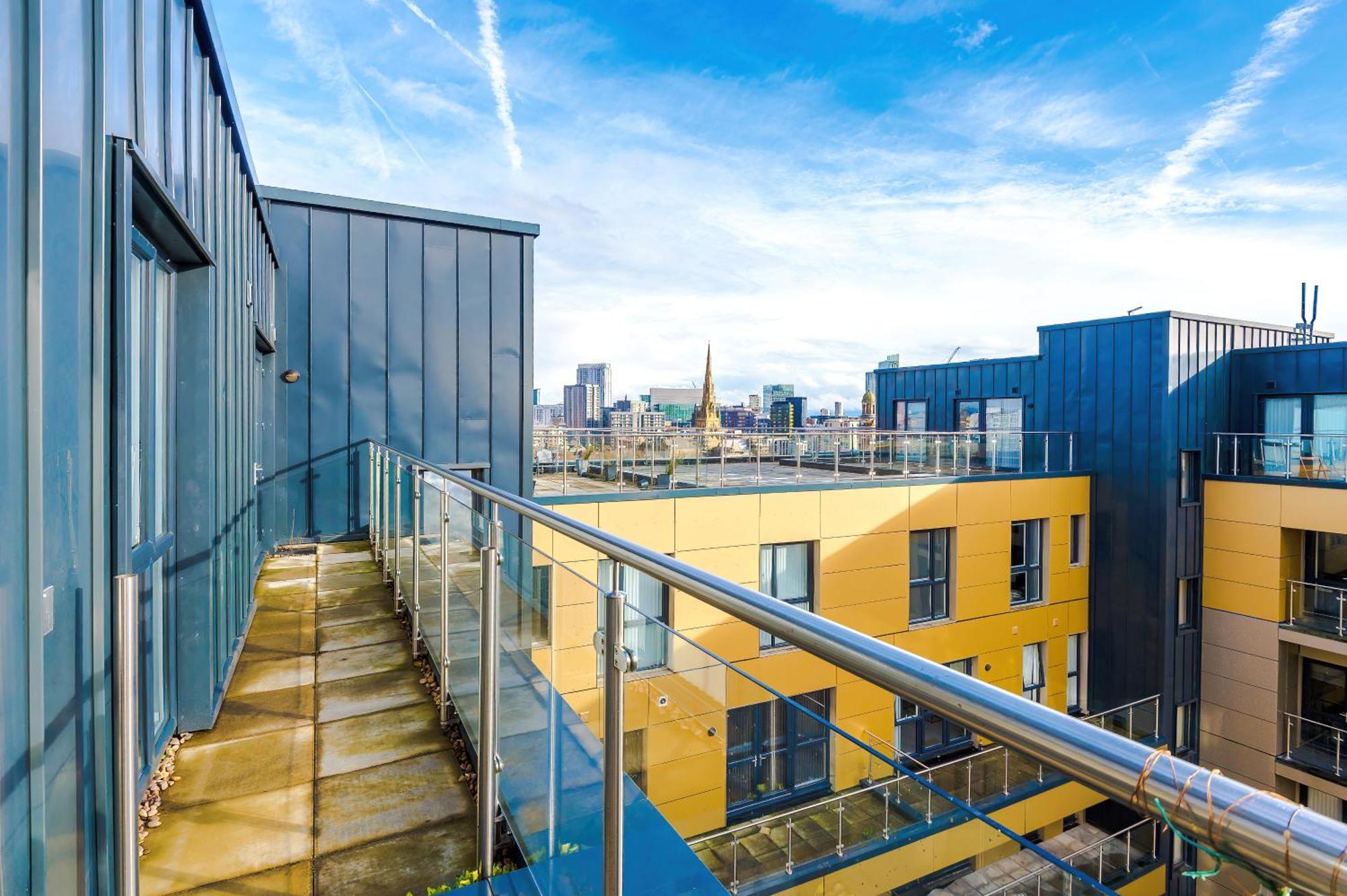 Apartment 2 Bedroom Penthouse With Balcony By Host A Manchester