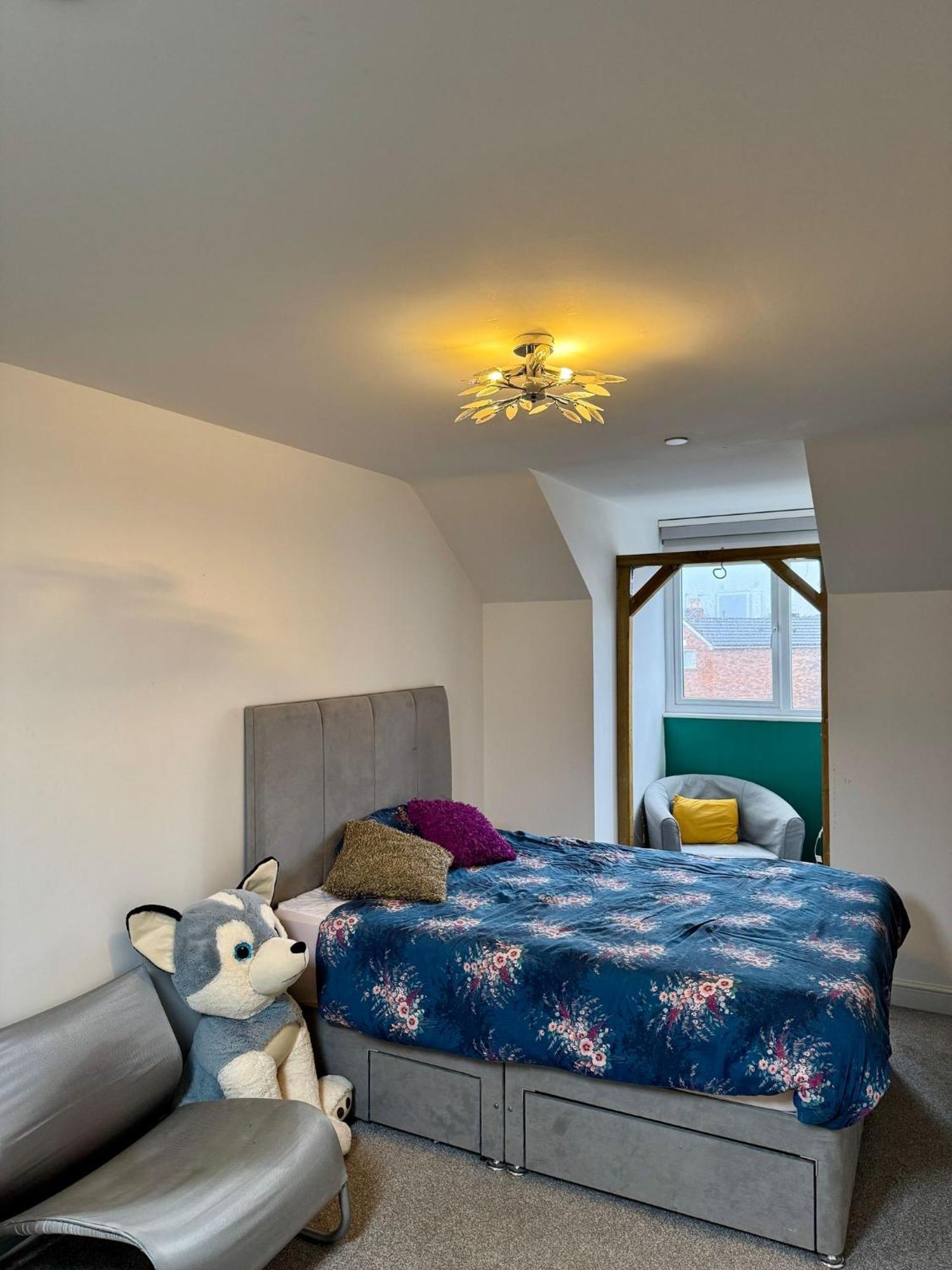 Homestay Modern Private Bathroom Minutes From Centre And Quays