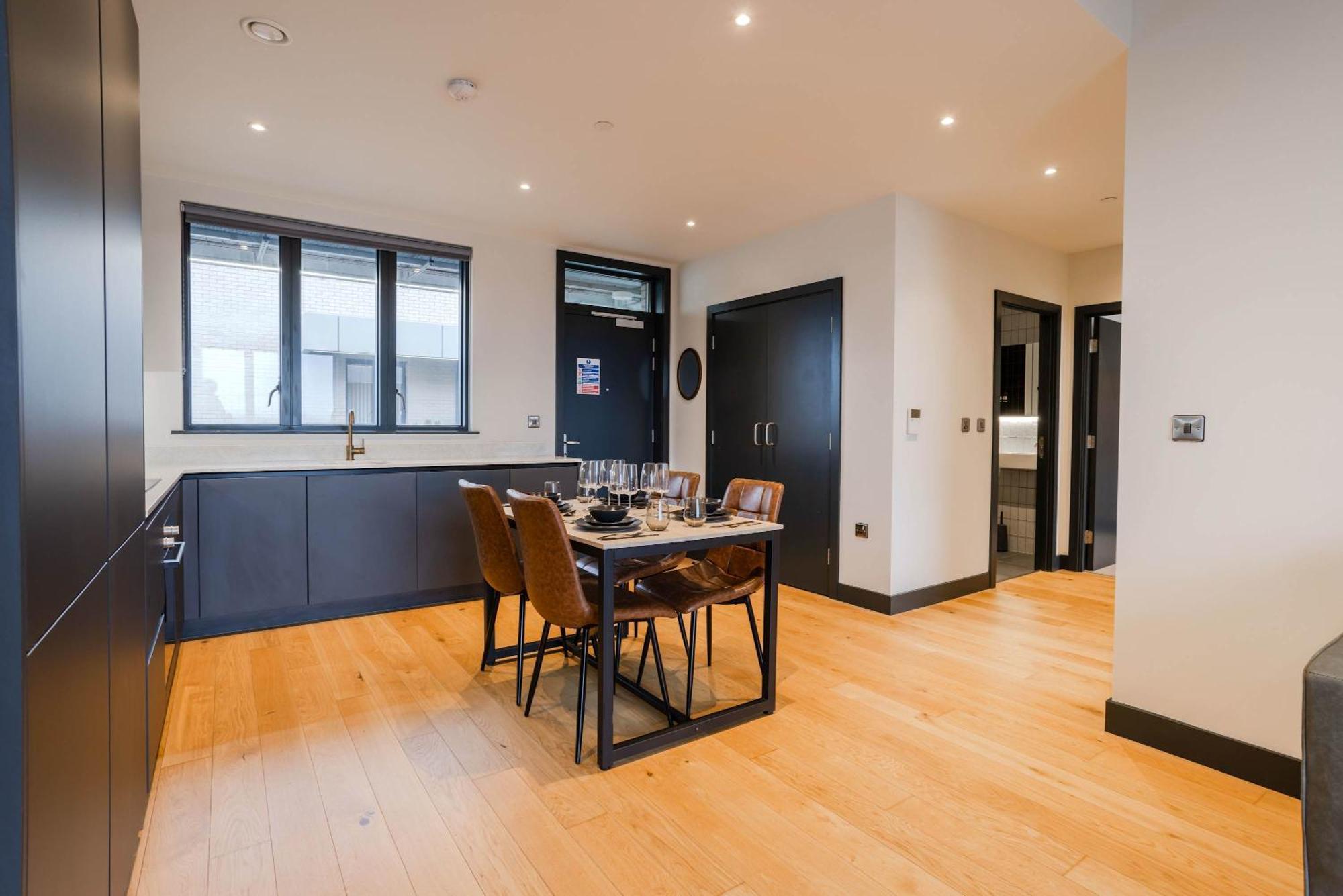 Marron 2br & Walks Manchester
