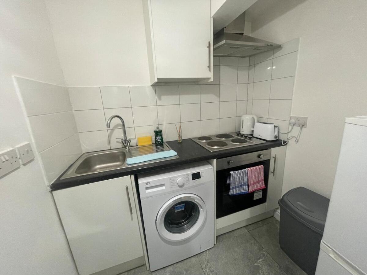 Flat In Rusholme Apartment *