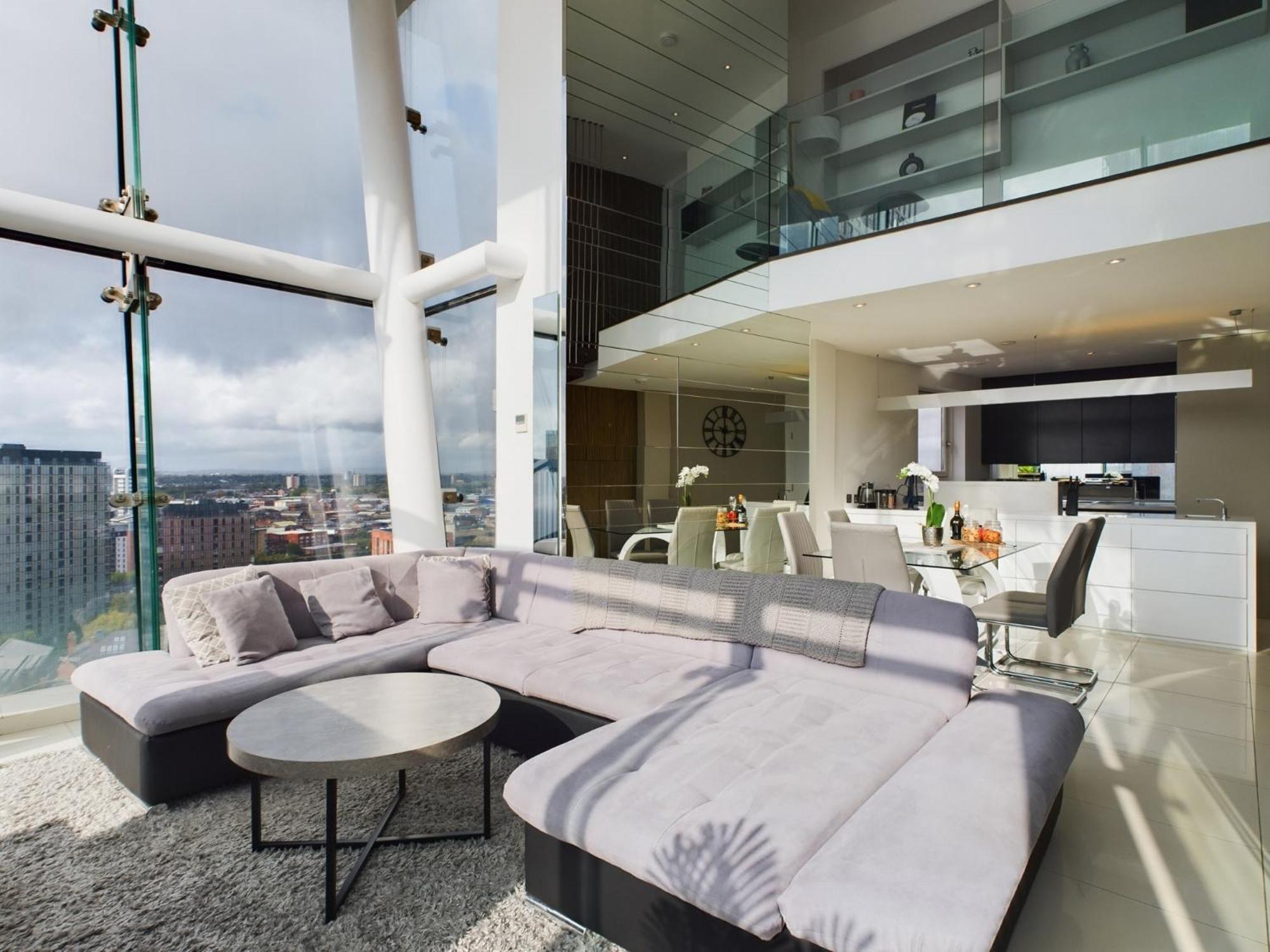Apartment Amazing Skyline Views 3br Duplex With Free Parking