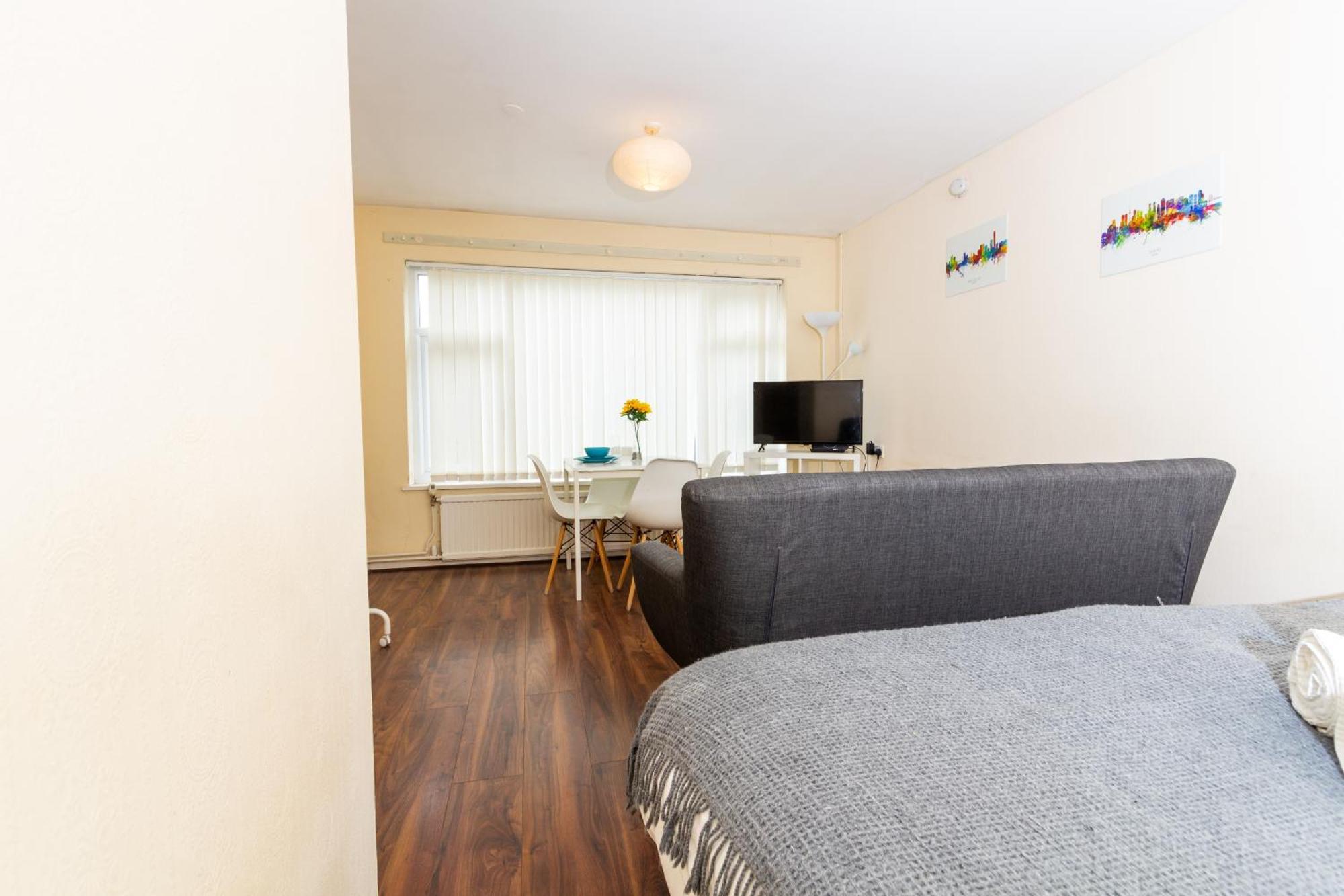 Cosy Stretford In A Prime Location Manchester